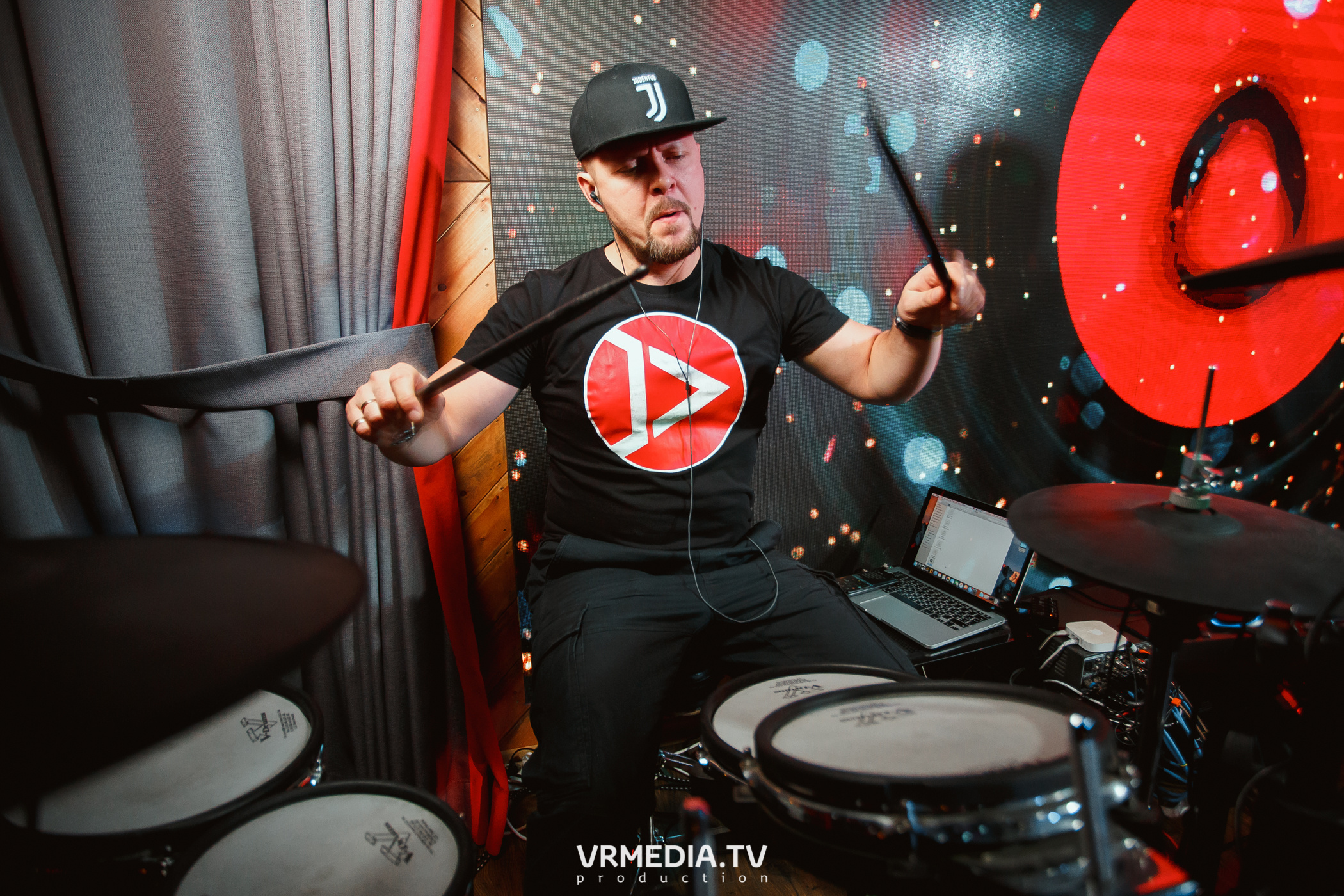 Группа «Алые Паруса» в гриль-баре «Жара»