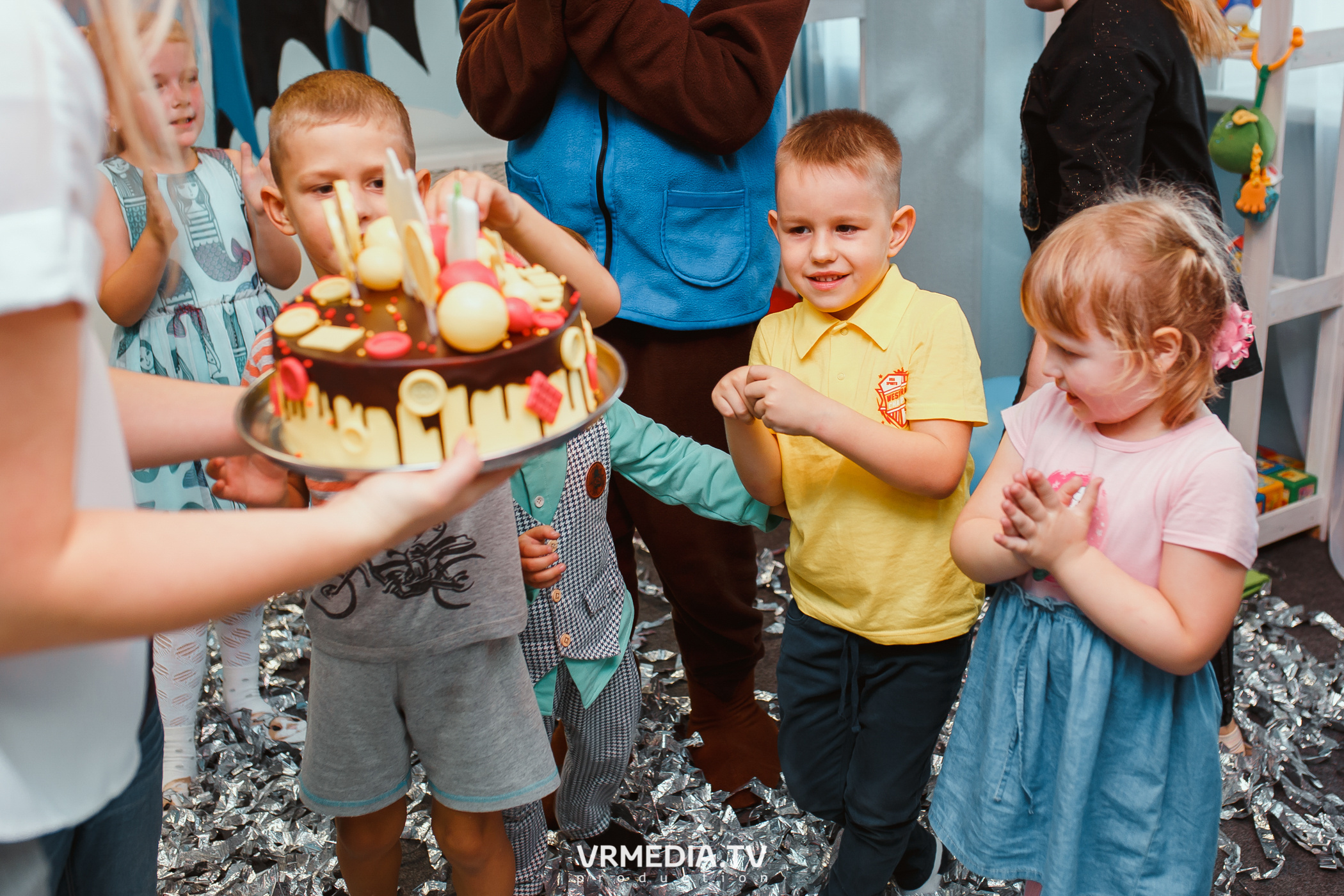 День рождения в «АкунаМатата»