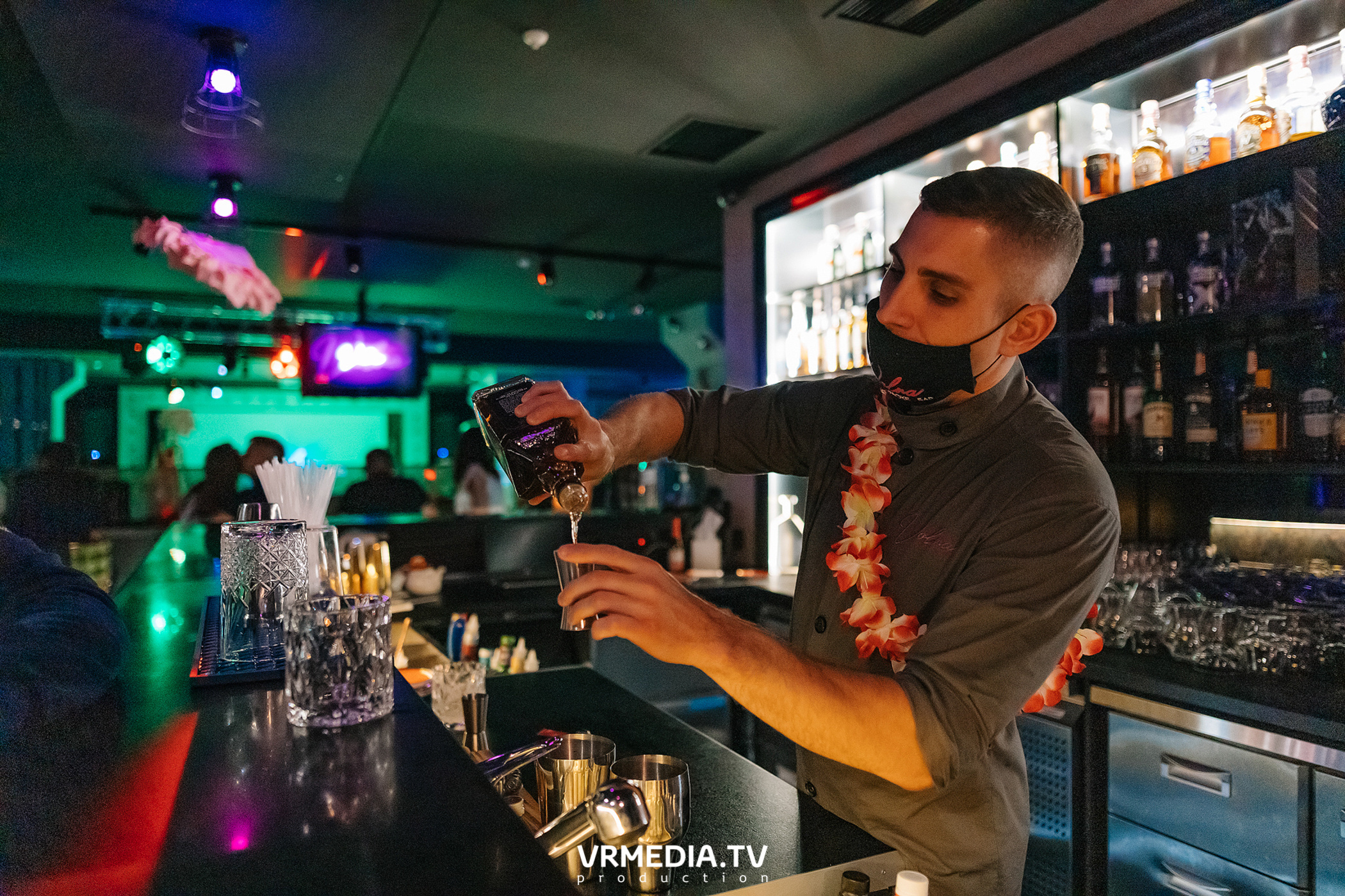 Tropical party в караоке «Volna»