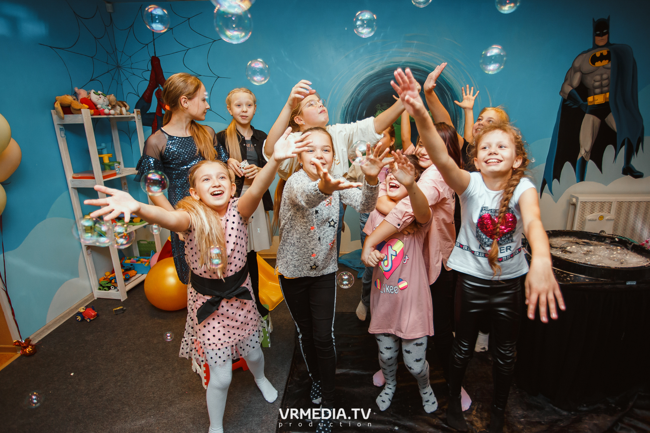 День рождения в «АкунаМатата»