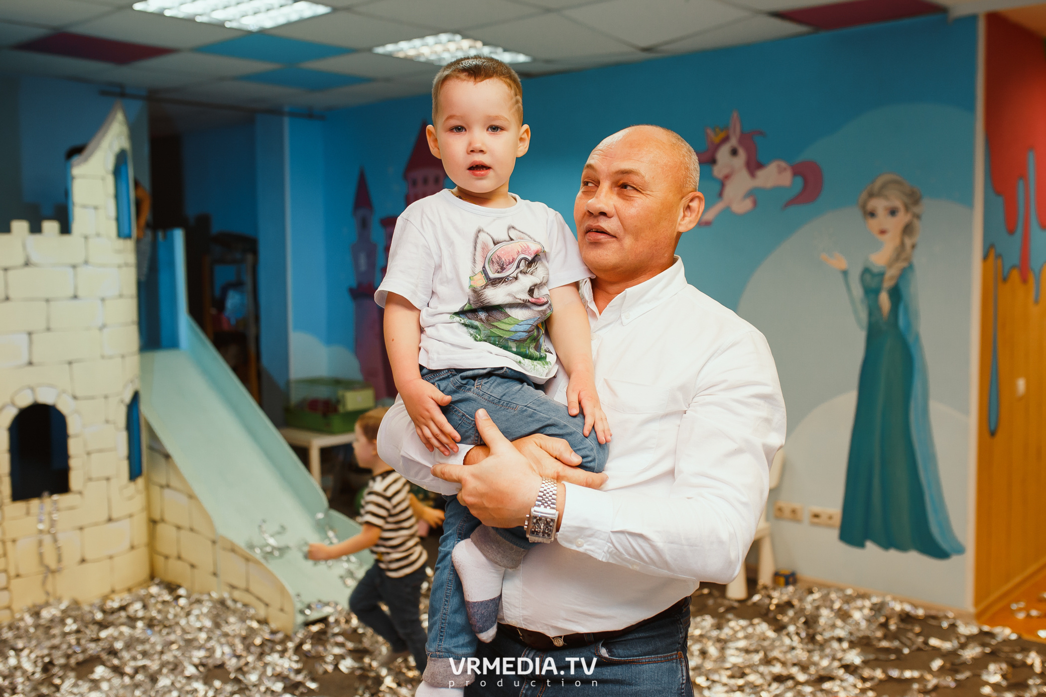 День рождения в «АкунаМатата»