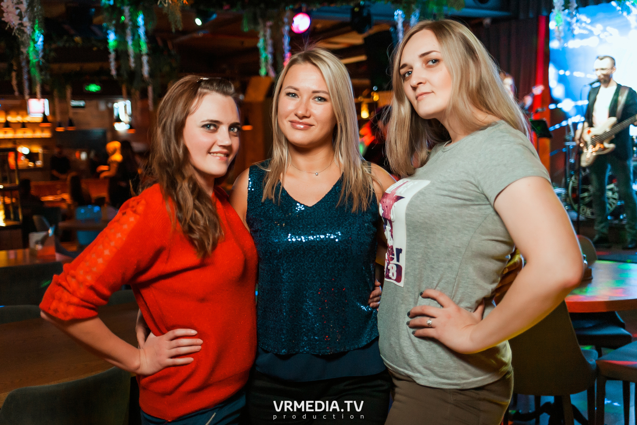 Группа «Коктейль Молотова» в гриль-баре «Жара»