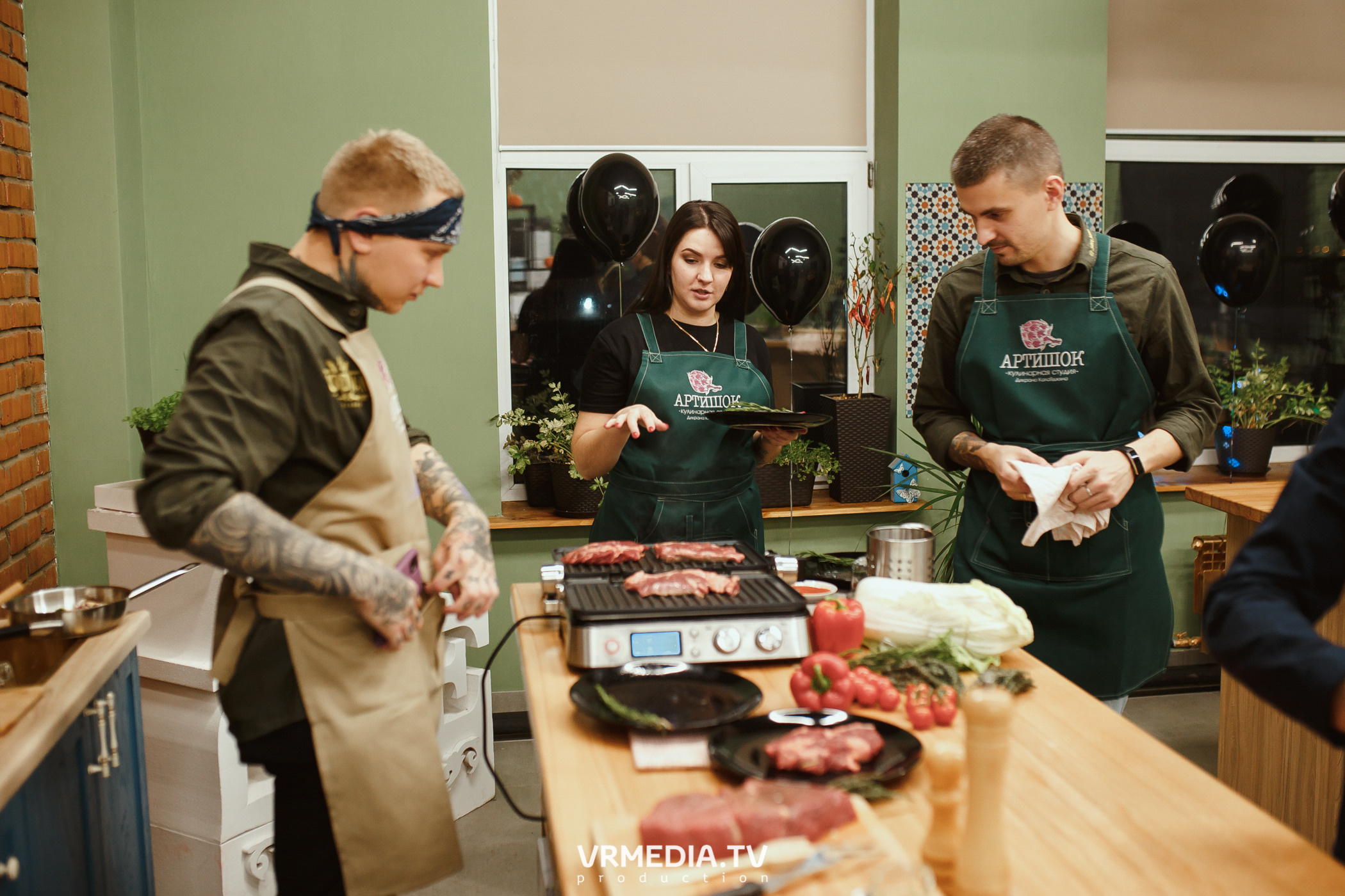 Кулинарная студия «Артишок». Битва столов: Барберы GoodMan — жарят мяс