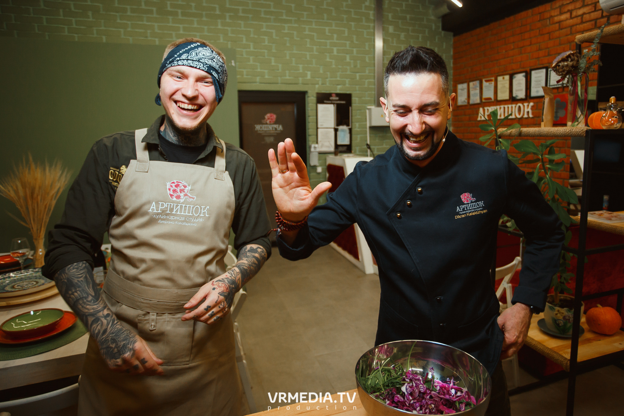 Кулинарная студия «Артишок». Битва столов: Барберы GoodMan — жарят мяс