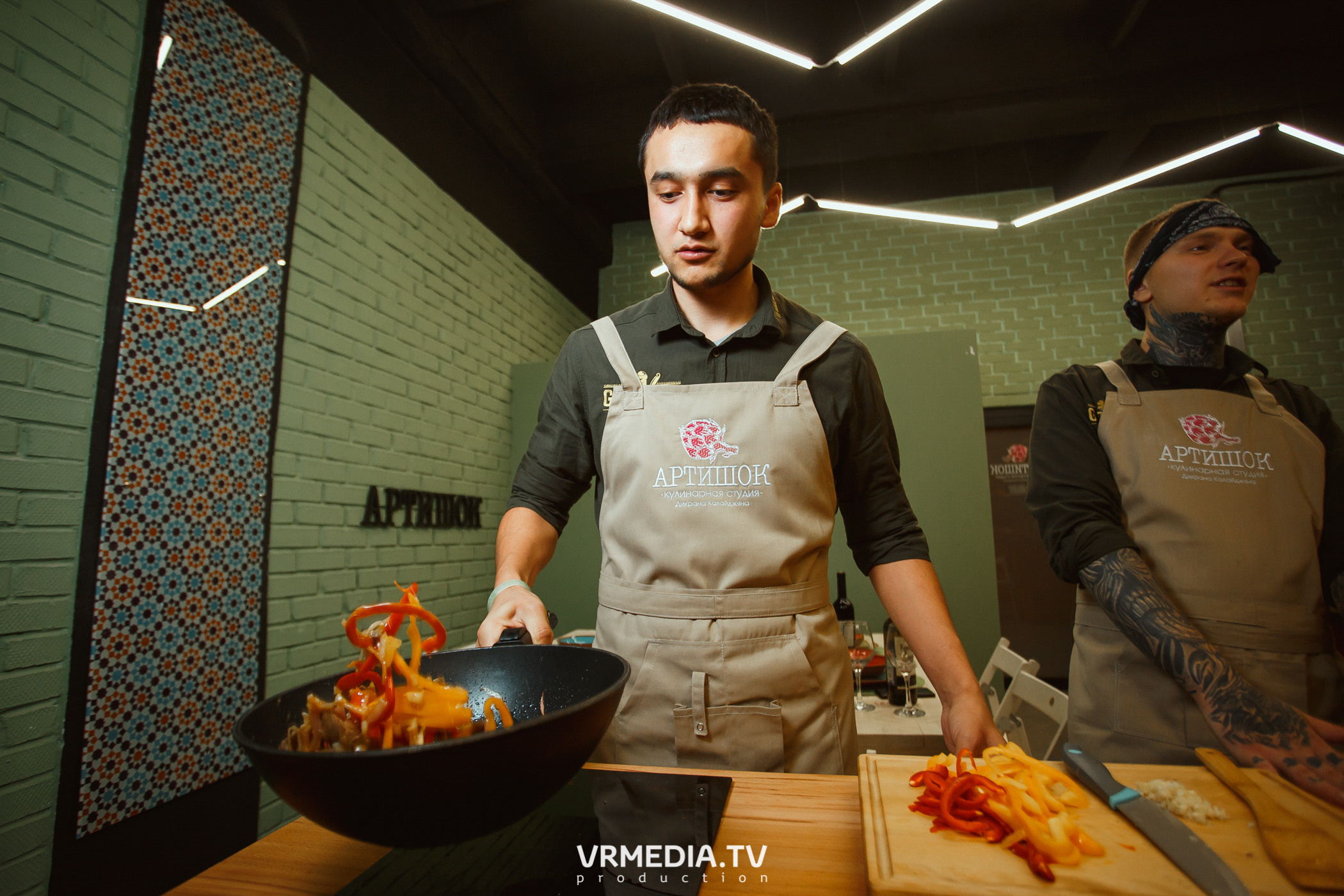 Кулинарная студия «Артишок». Битва столов: Барберы GoodMan — жарят мяс