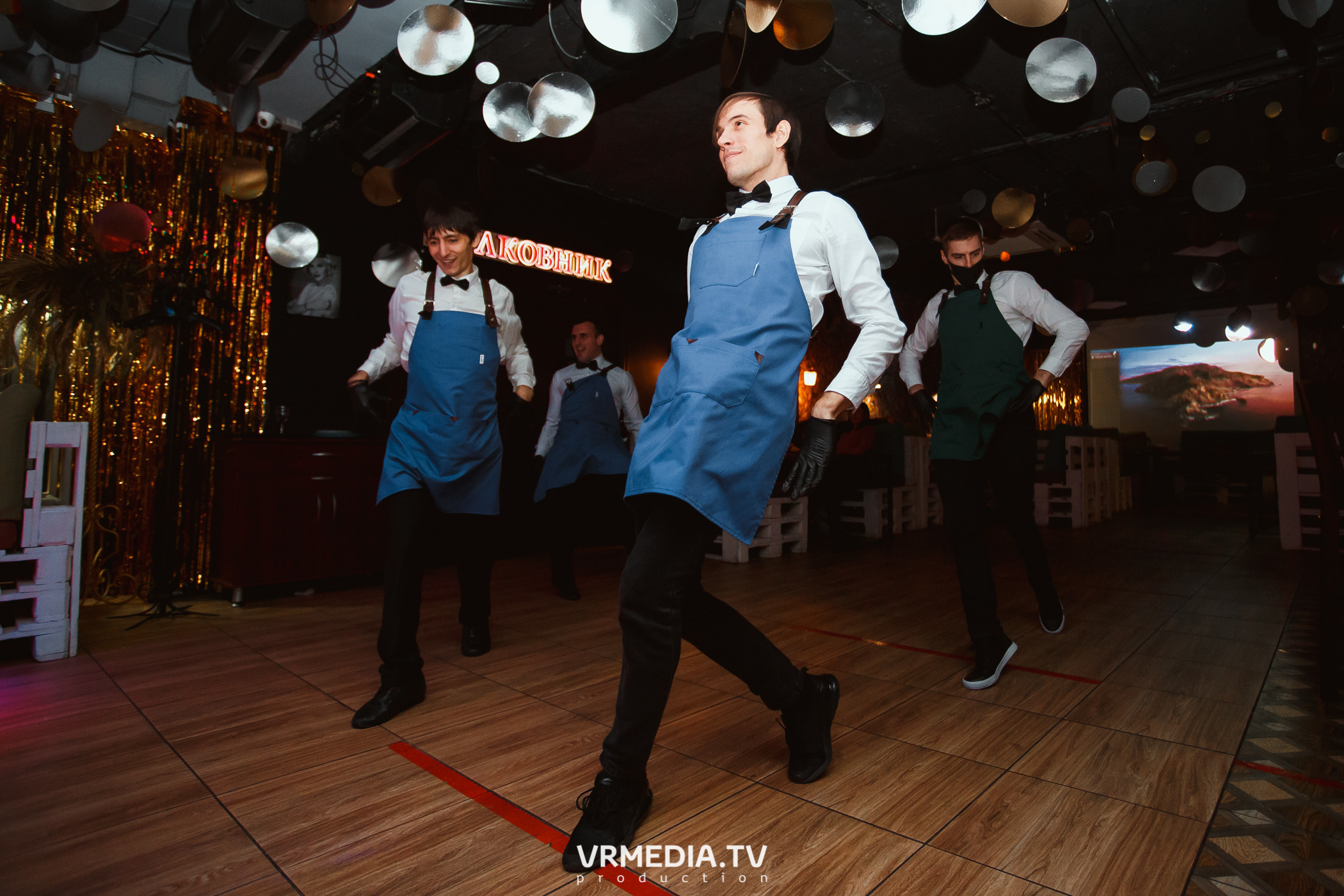 1 год караоке-ресторану «Мимо Нот»