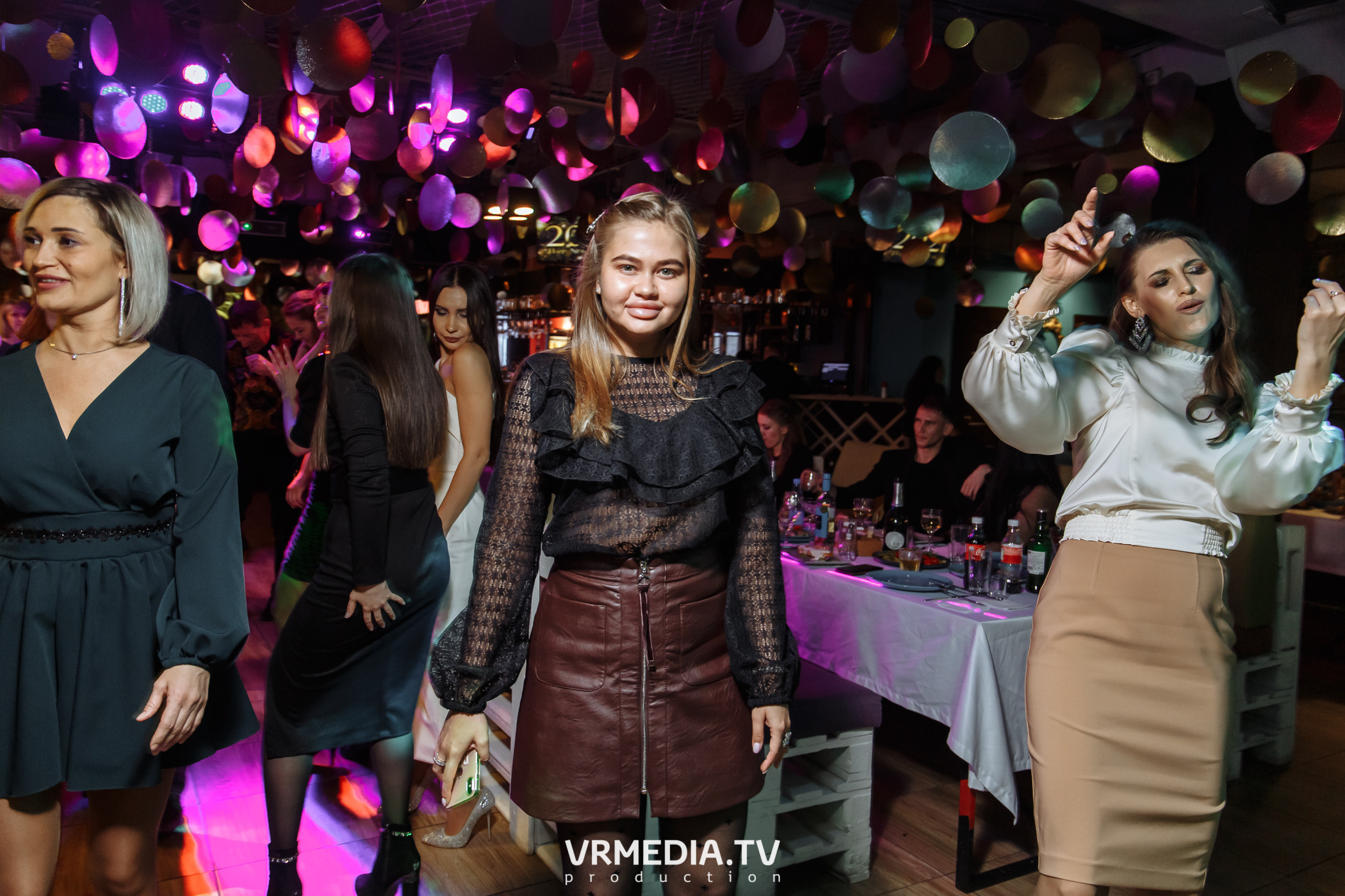 Новогодние корпоративы в караоке «Mimo Not»