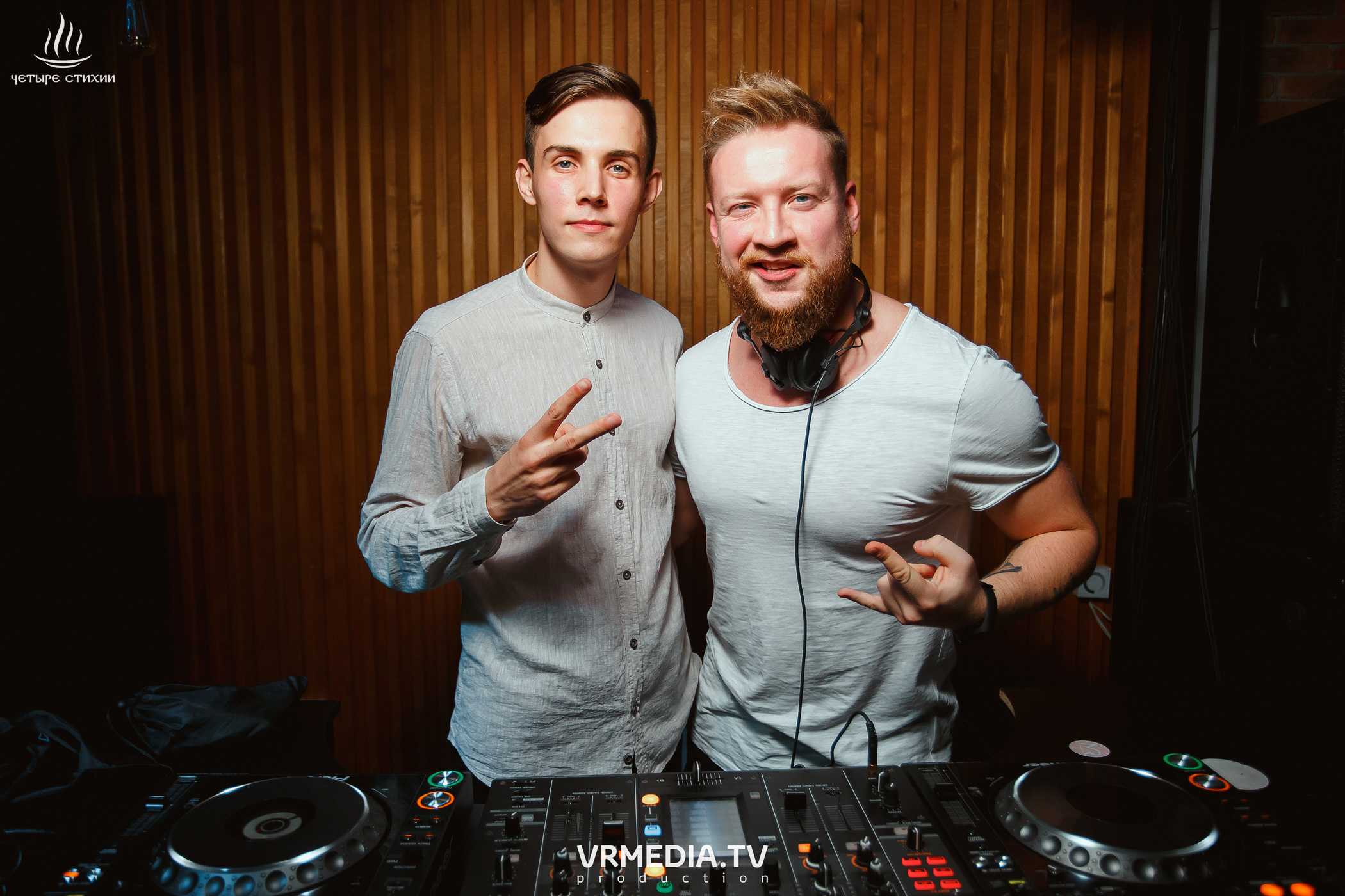 Стихийный HAPPY BIRTHDAY в караоке-баре «Четыре стихии»