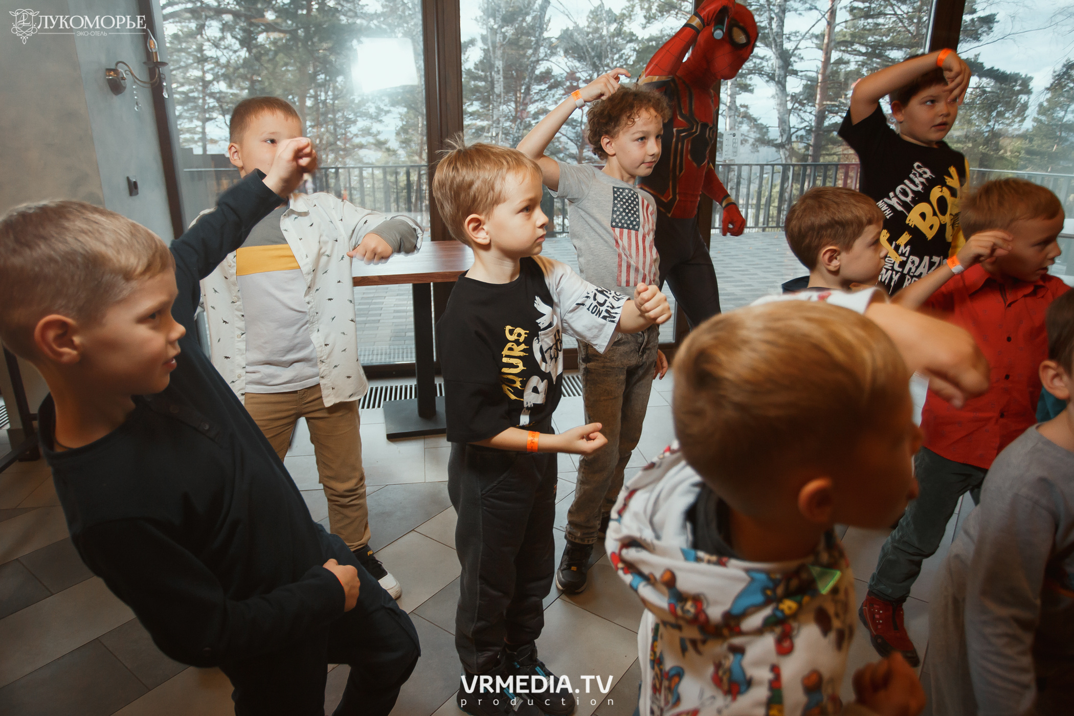 Трансформеры в эко-отеле «Лукоморье»