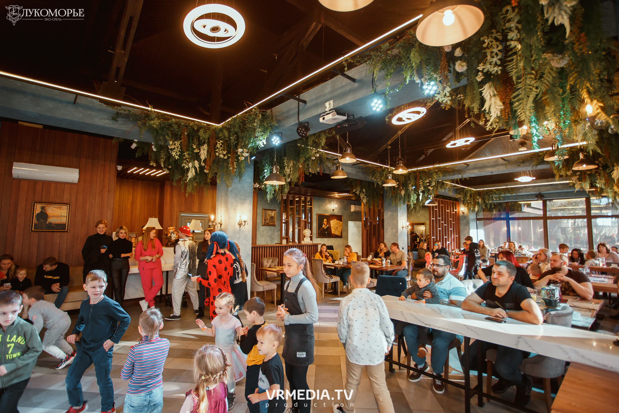 Трансформеры в эко-отеле «Лукоморье»