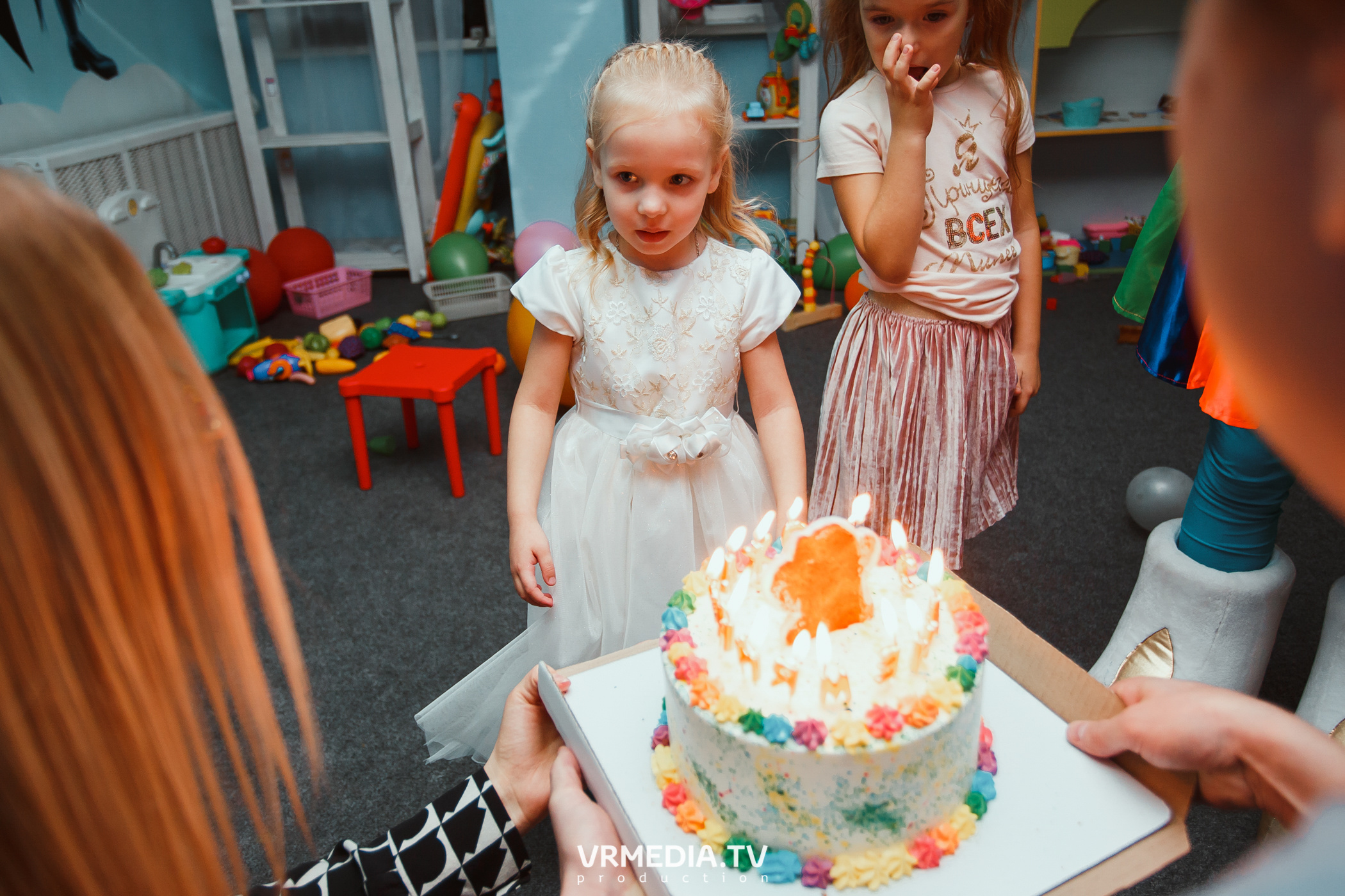 День рождения в «АкунаМатата»