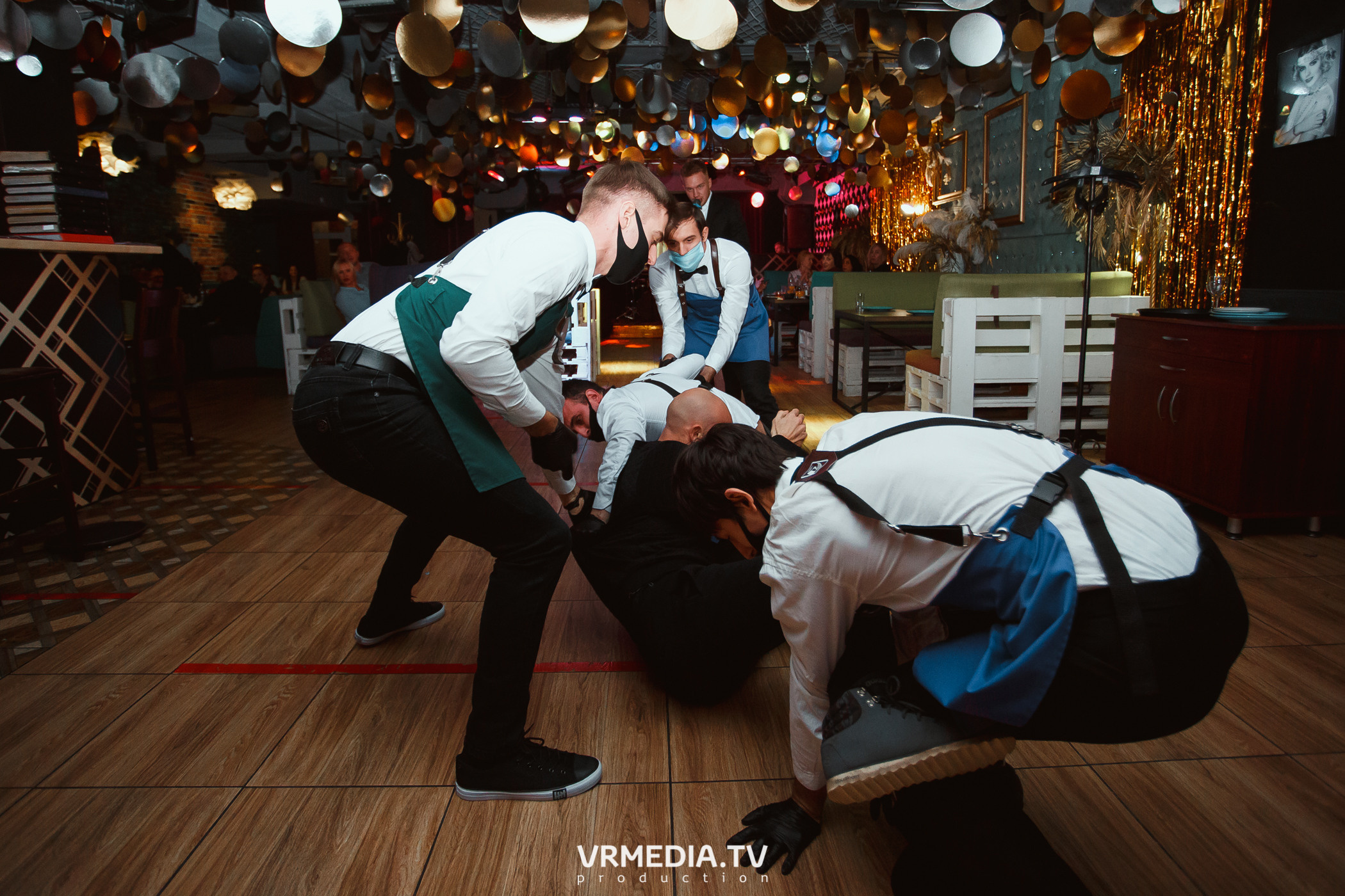 1 год караоке-ресторану «Мимо Нот»