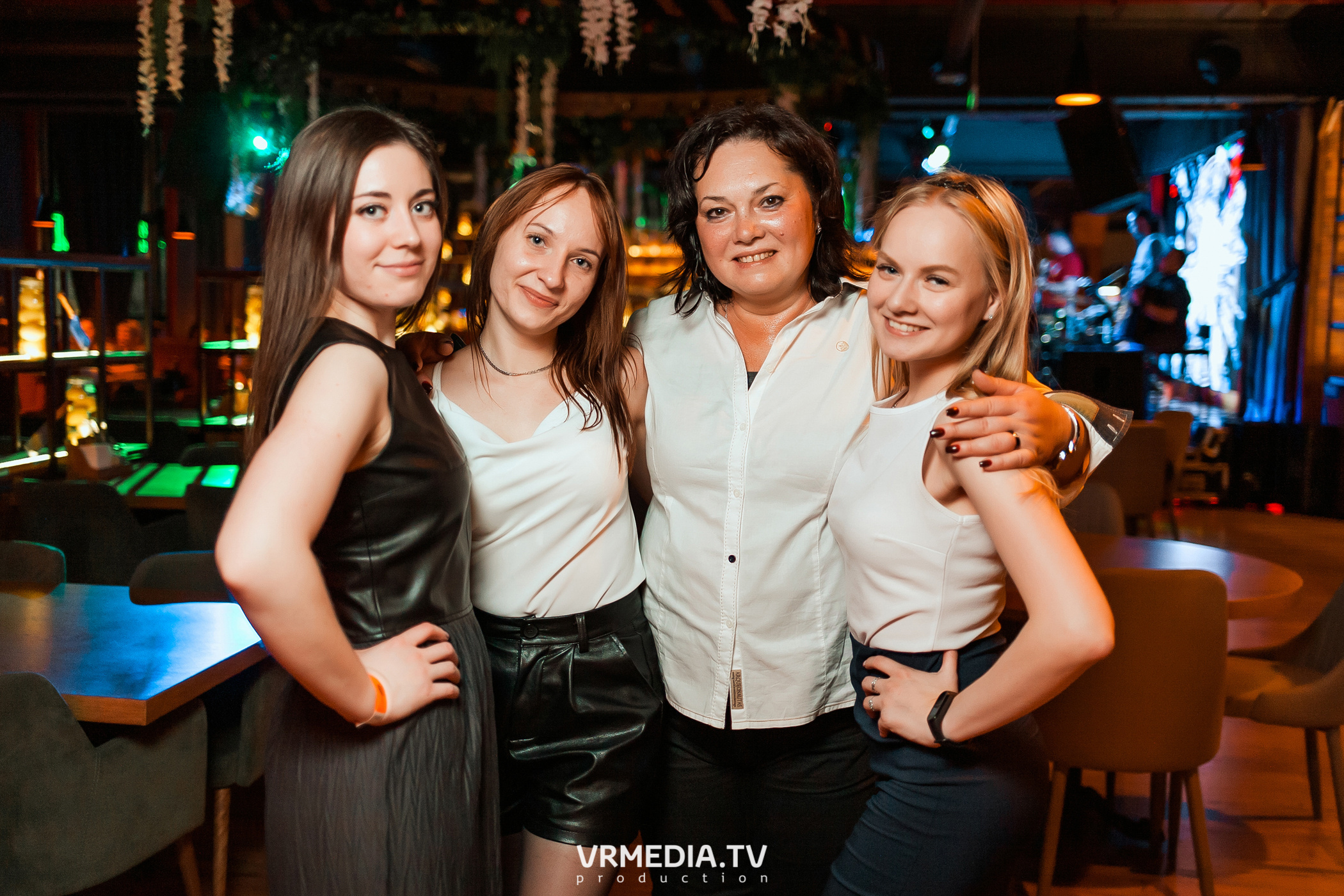 Группа «Коктейль Молотова» в гриль-баре «Жара»