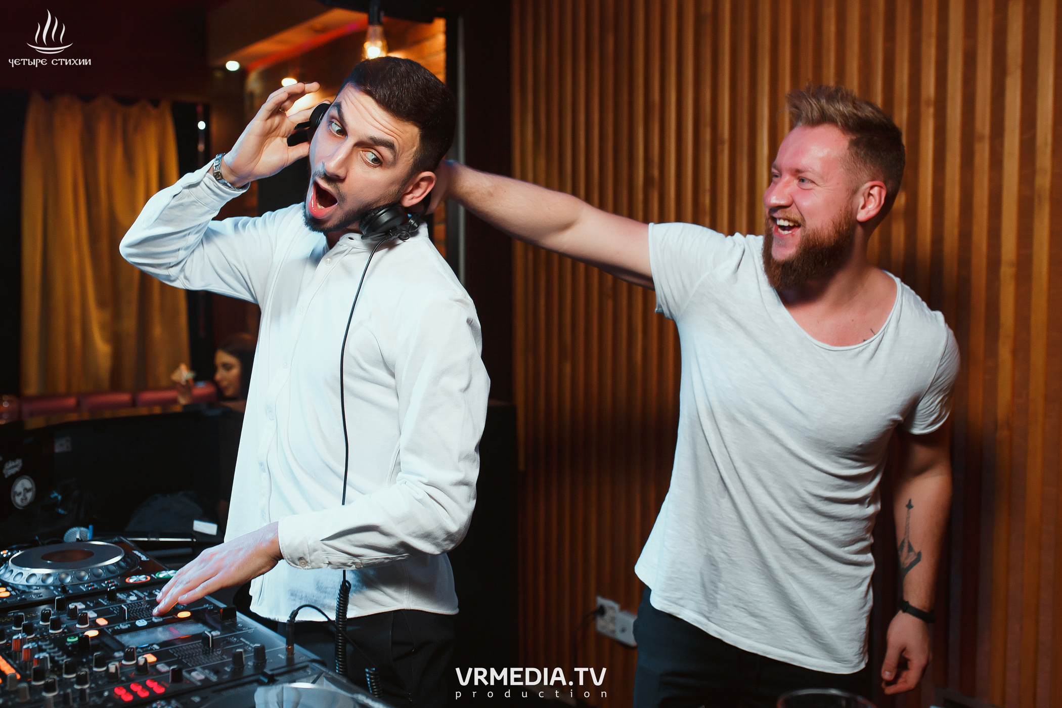 Стихийный HAPPY BIRTHDAY в караоке-баре «Четыре стихии»