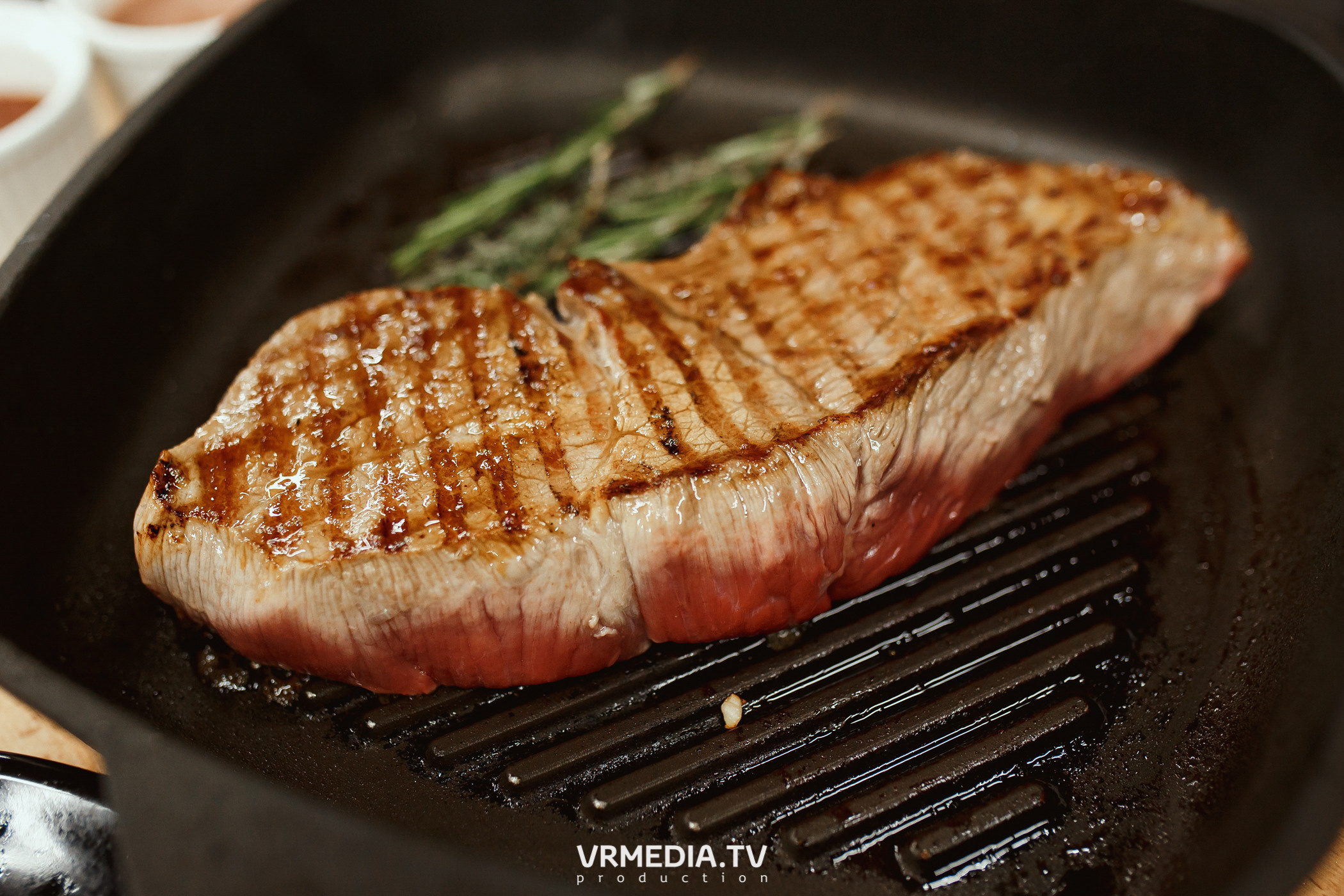 Кулинарная студия «Артишок». Битва столов: Барберы GoodMan — жарят мяс