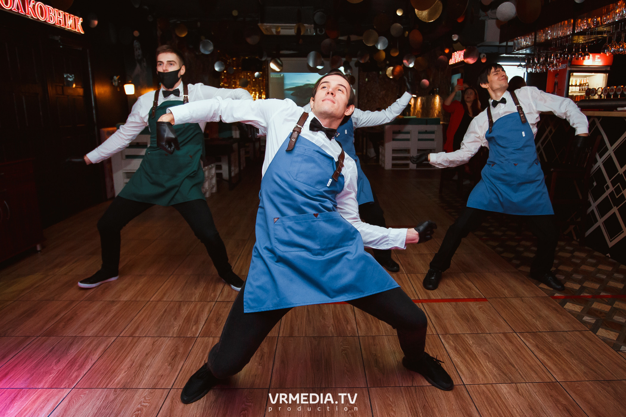 1 год караоке-ресторану «Мимо Нот»