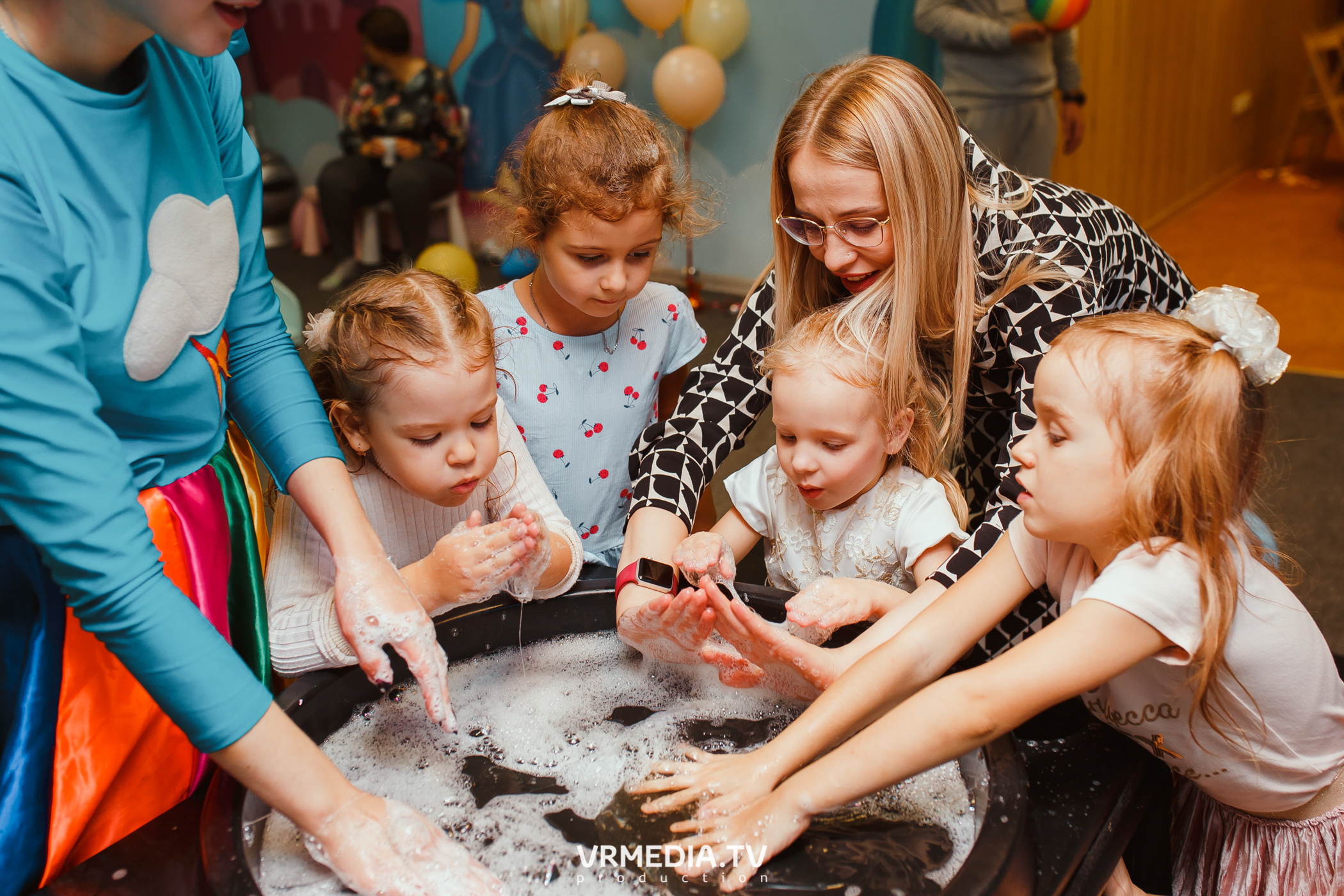 День рождения в «АкунаМатата»