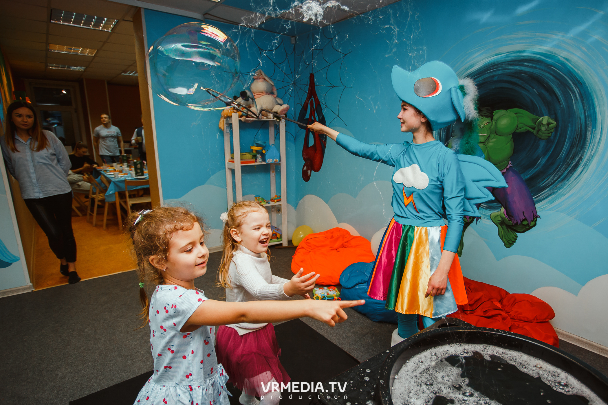 День рождения в «АкунаМатата»