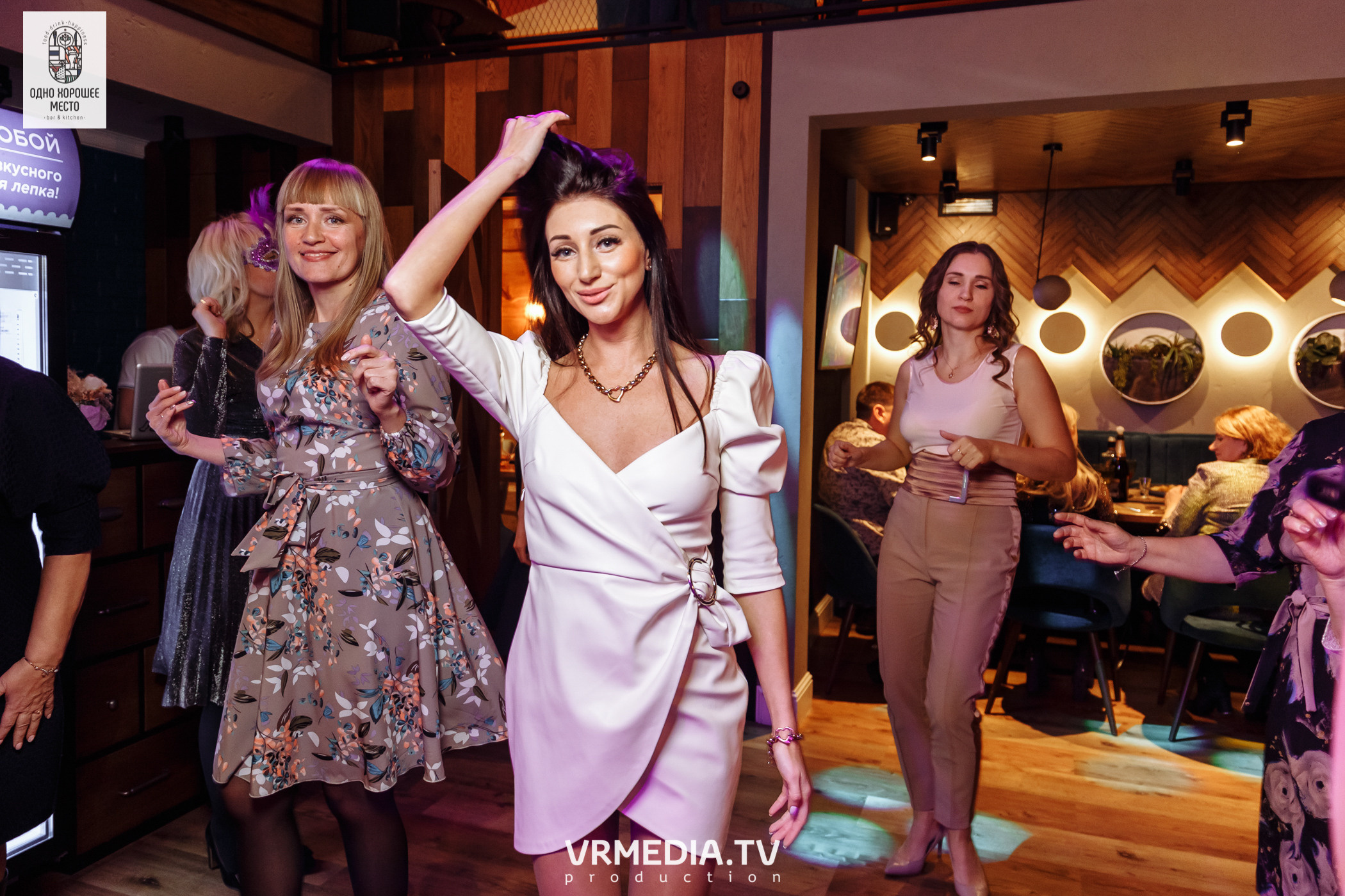 Новогодние корпоративы в ресторане «Одно хорошее место»