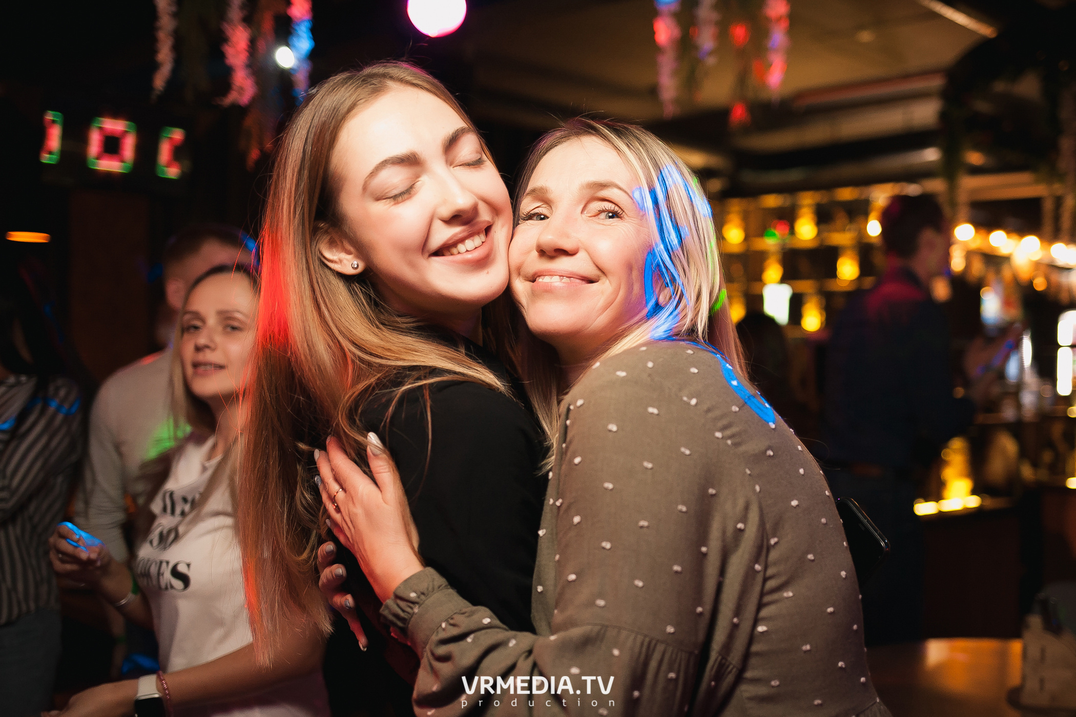 Группа «Коктейль Молотова» в гриль-баре «Жара»