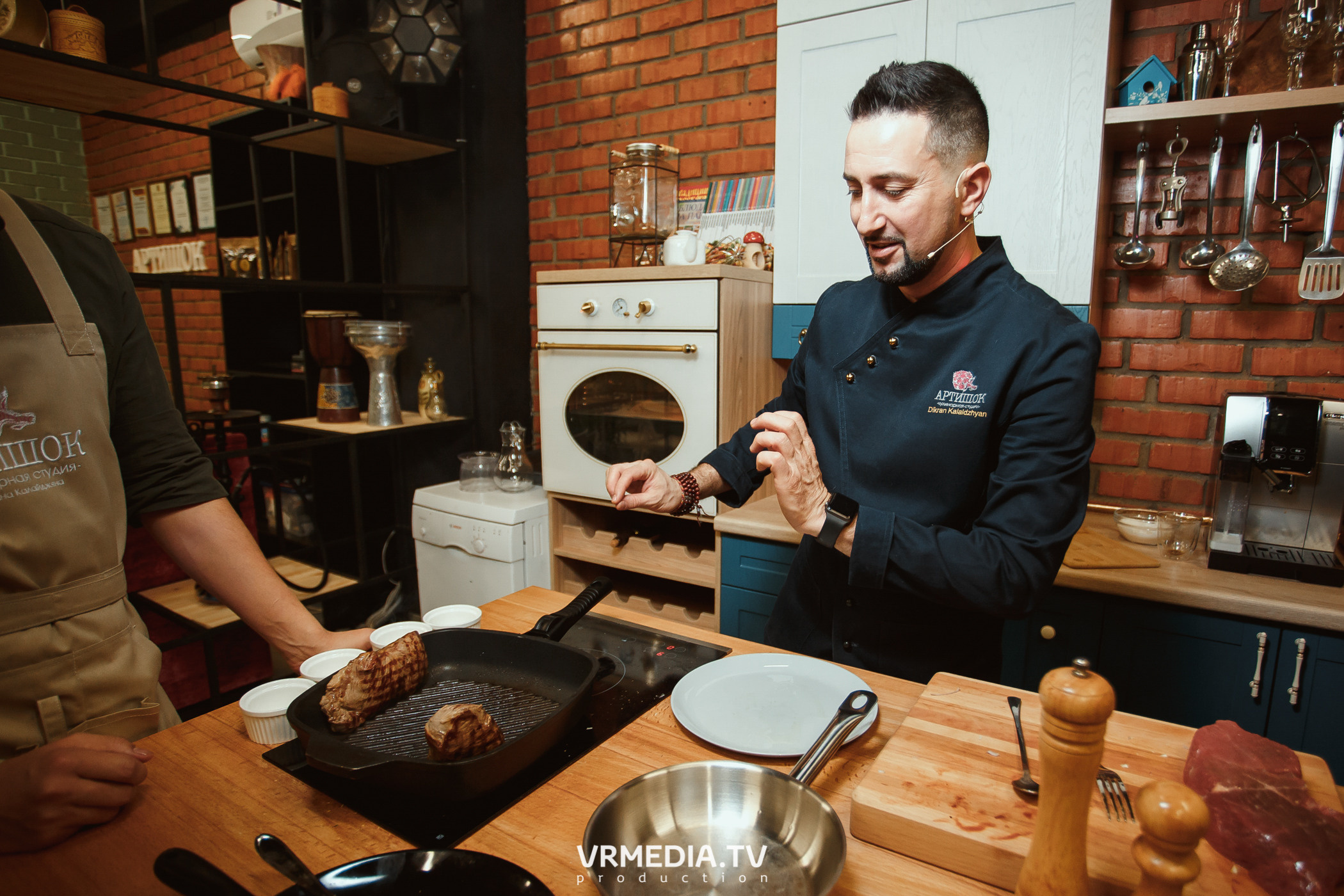 Кулинарная студия «Артишок». Битва столов: Барберы GoodMan — жарят мяс