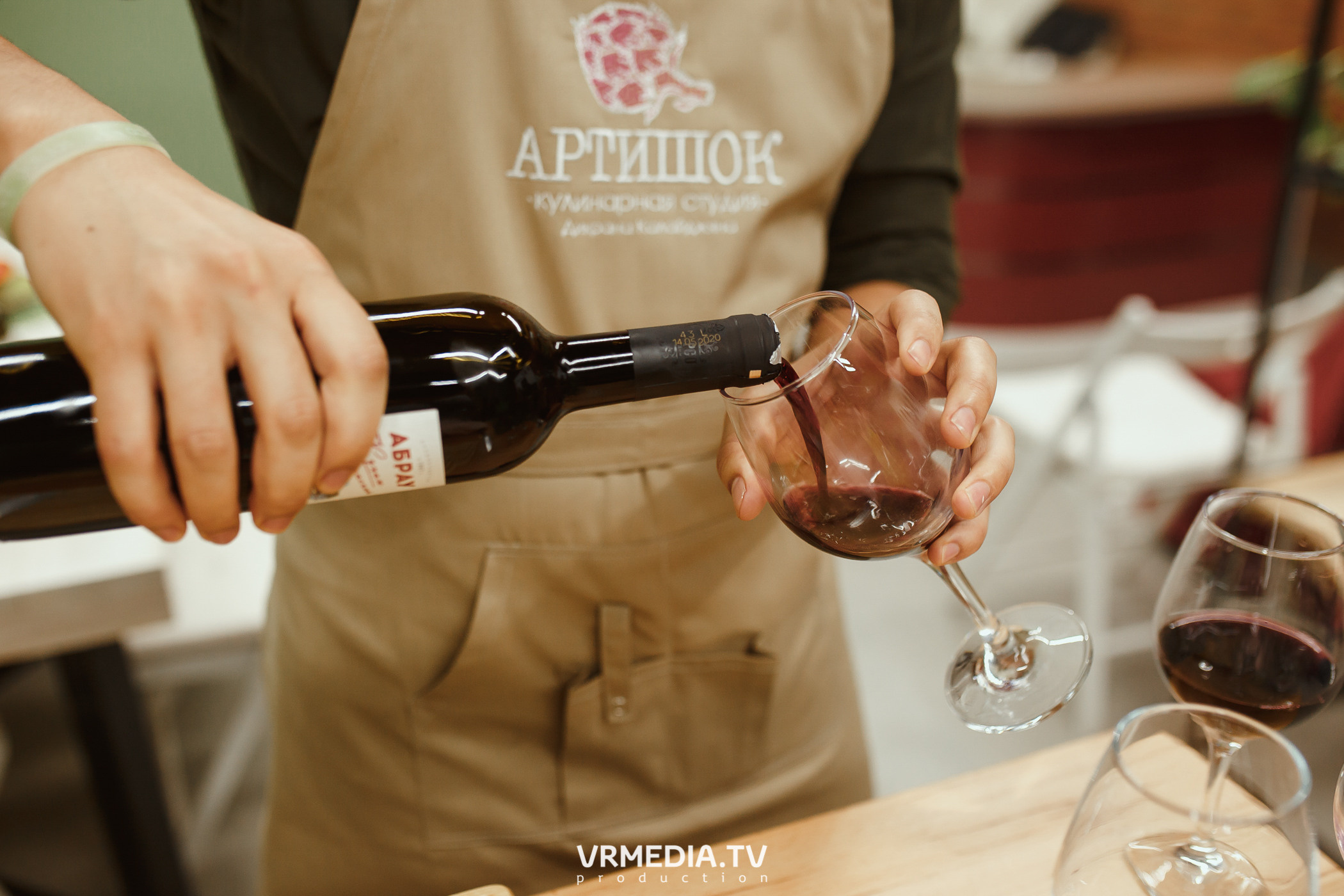 Кулинарная студия «Артишок». Битва столов: Барберы GoodMan — жарят мяс