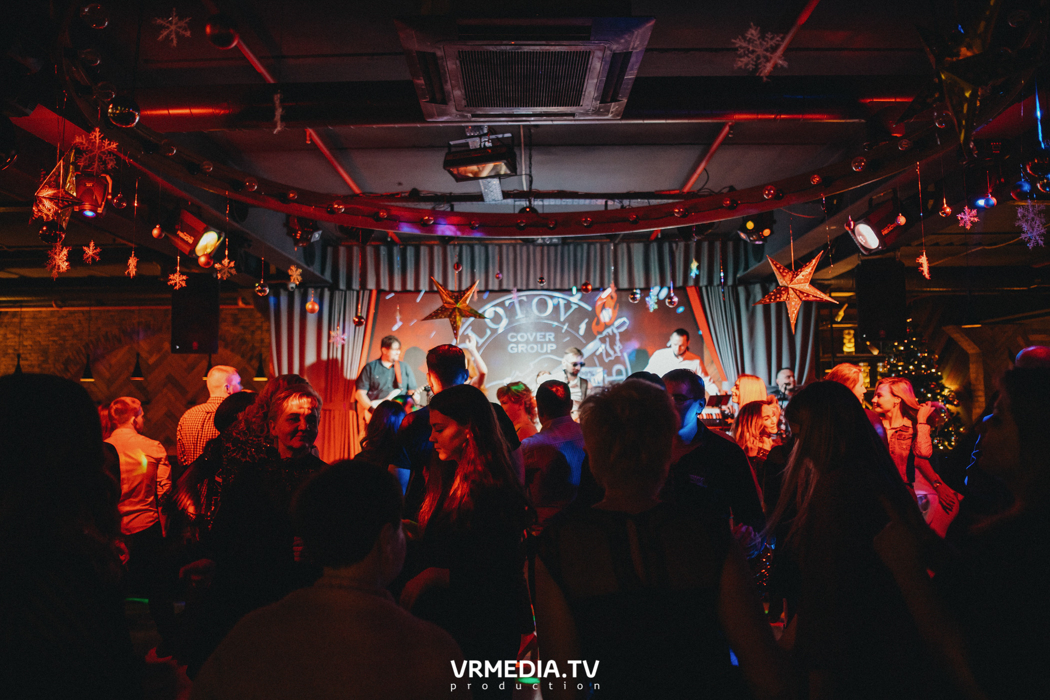 Новогодние корпоративы в гриль-баре «Жара»