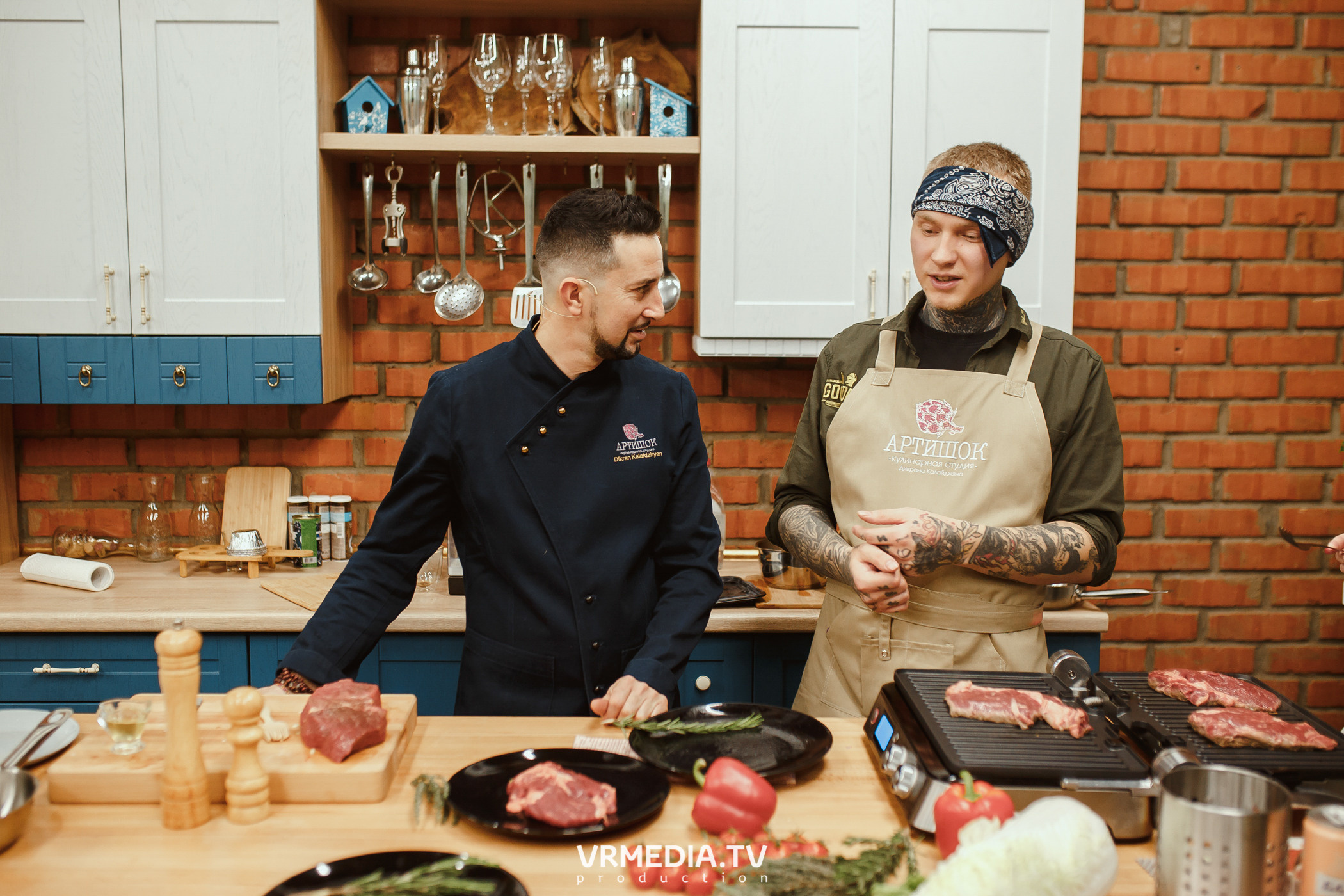 Кулинарная студия «Артишок». Битва столов: Барберы GoodMan — жарят мяс
