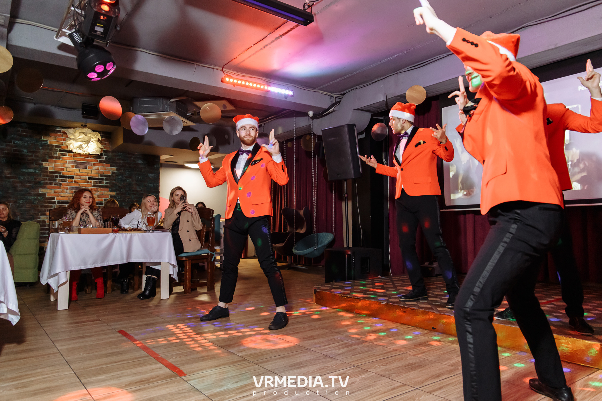 Новогодние корпоративы в караоке «Mimo Not»