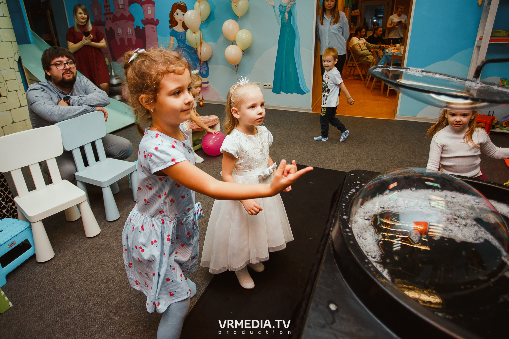 День рождения в «АкунаМатата»