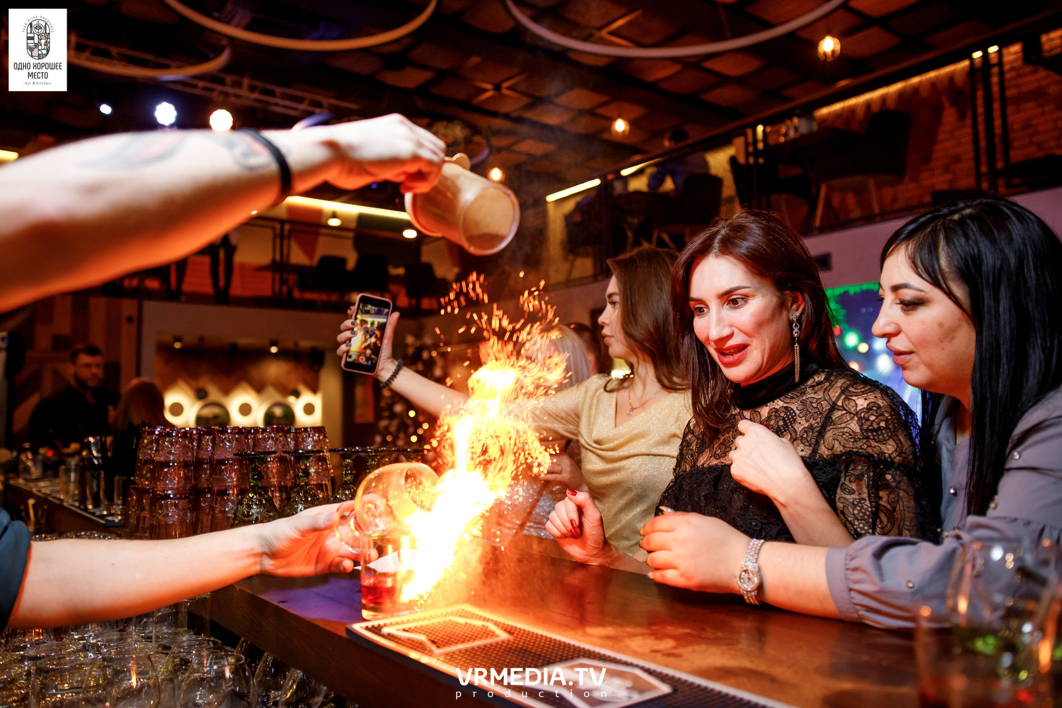 Новогодние корпоративы в ресторане «Одно хорошее место»