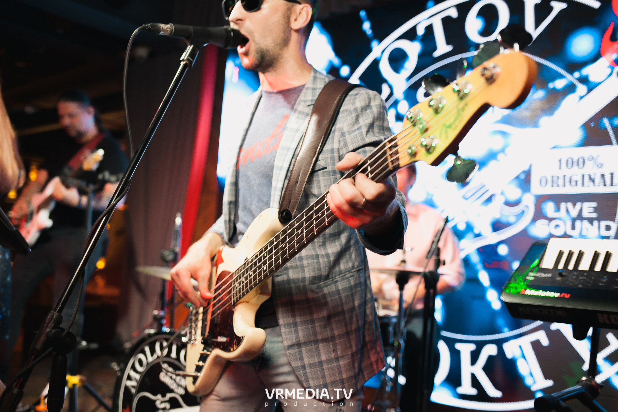 Группа «Коктейль Молотова» в гриль-баре «Жара»