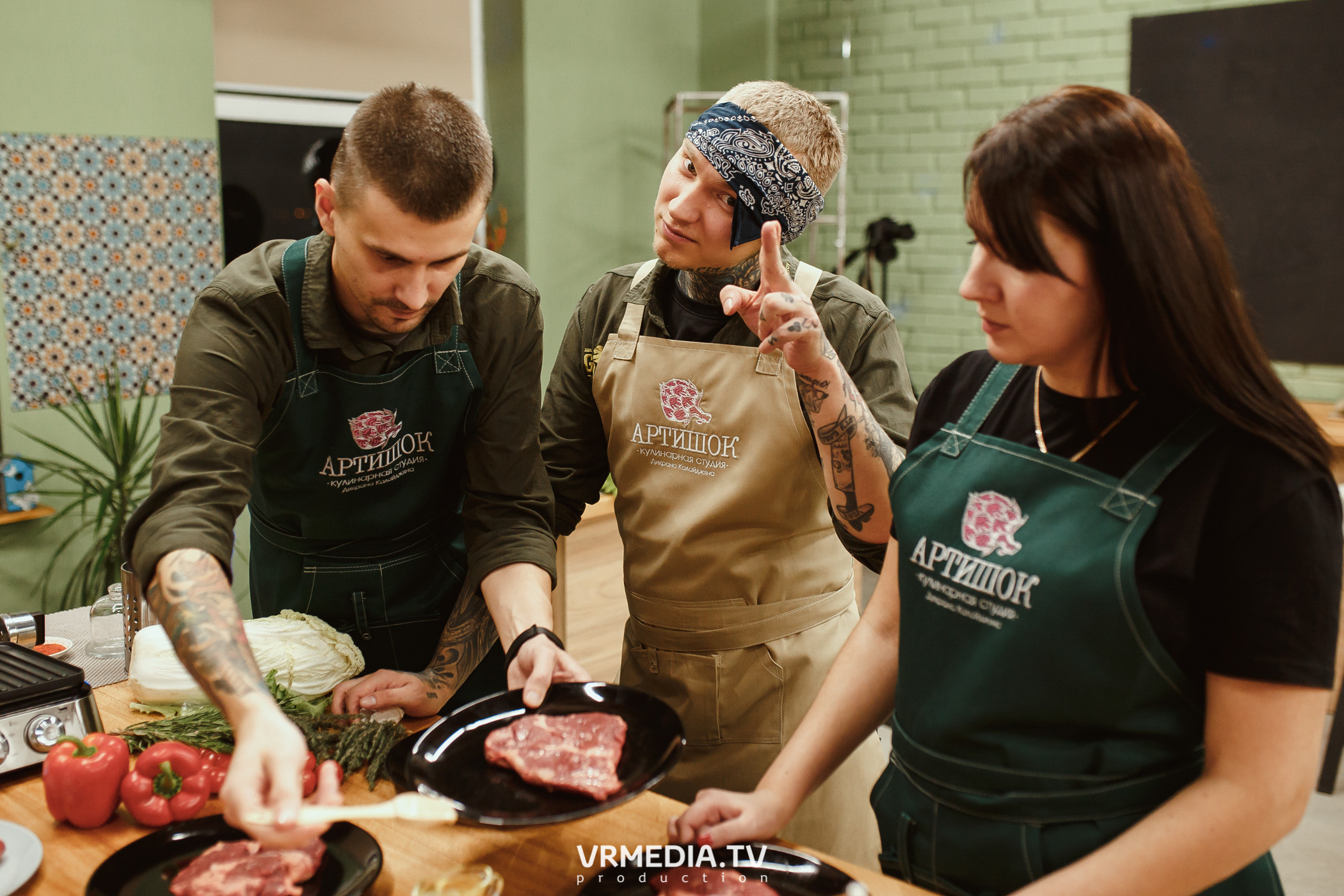 Кулинарная студия «Артишок». Битва столов: Барберы GoodMan — жарят мяс
