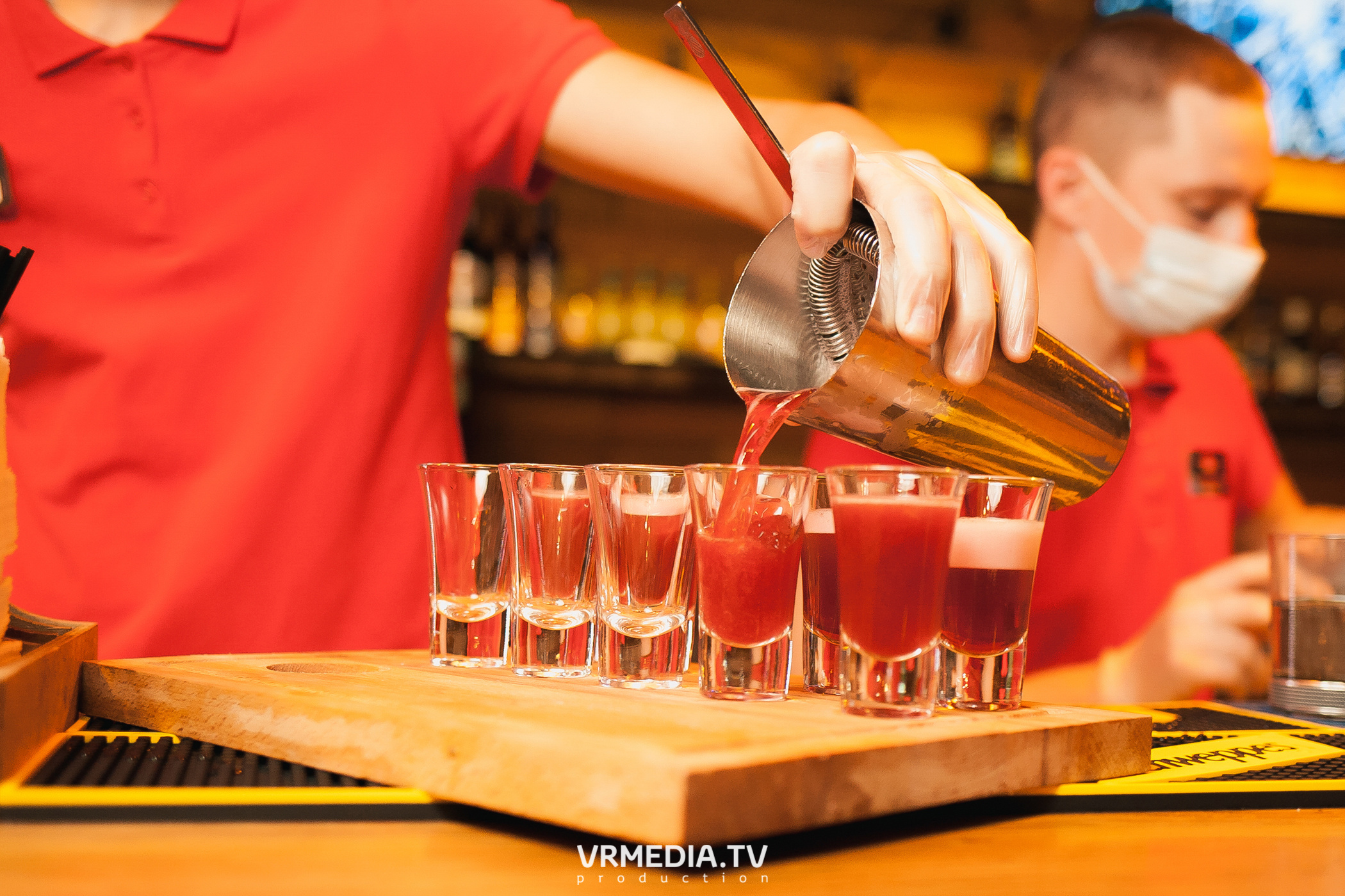 Группа «Коктейль Молотова» в гриль-баре «Жара»