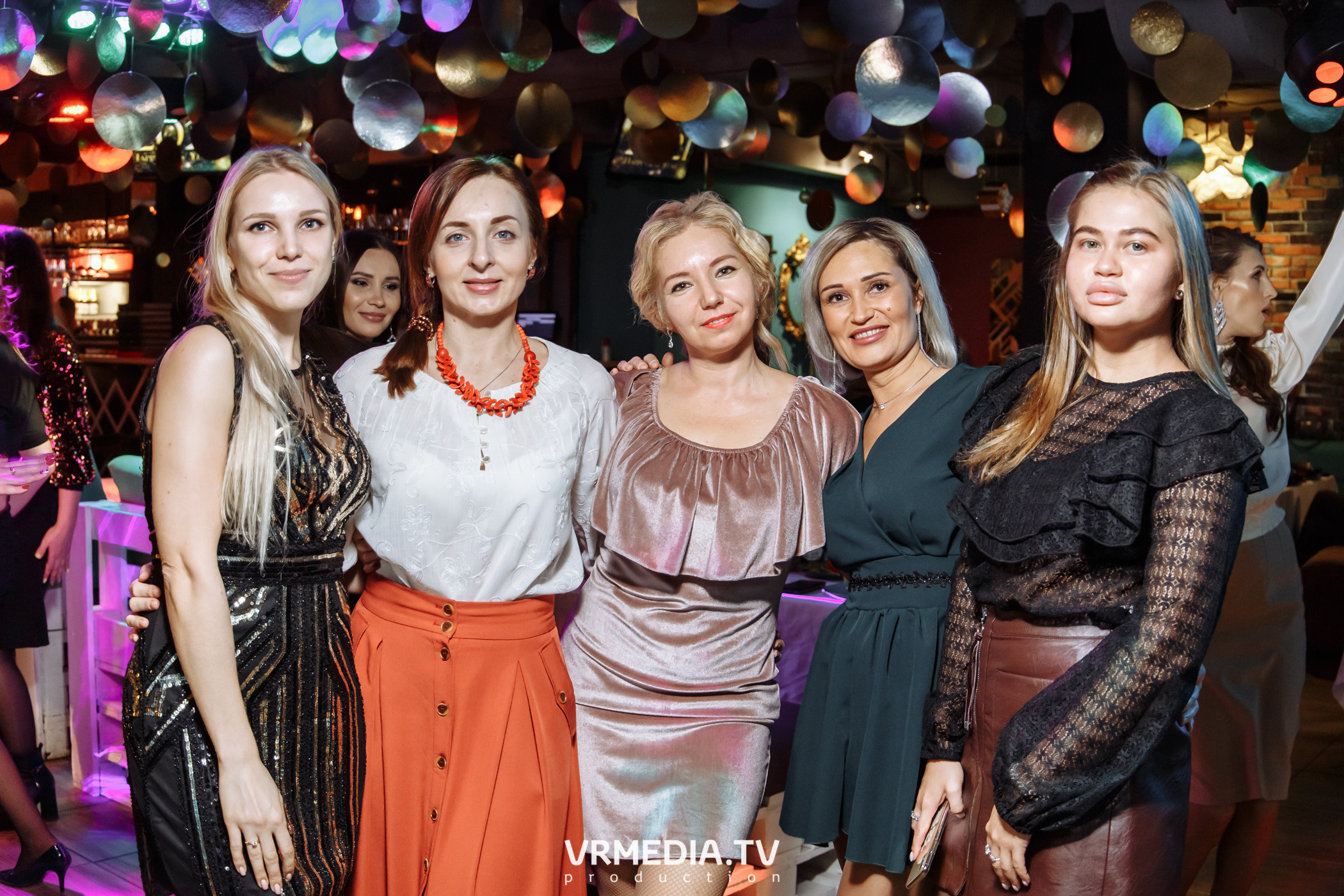 Новогодние корпоративы в караоке «Mimo Not»