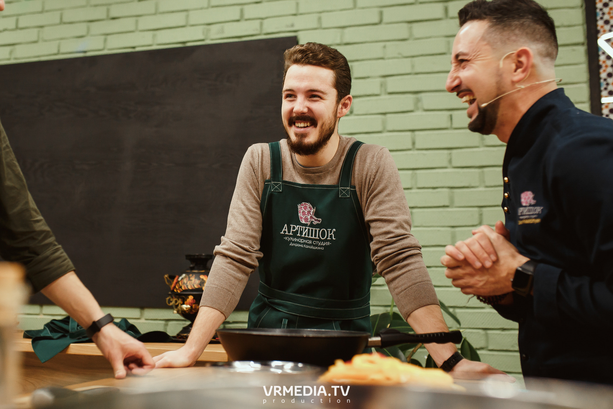 Кулинарная студия «Артишок». Битва столов: Барберы GoodMan — жарят мяс