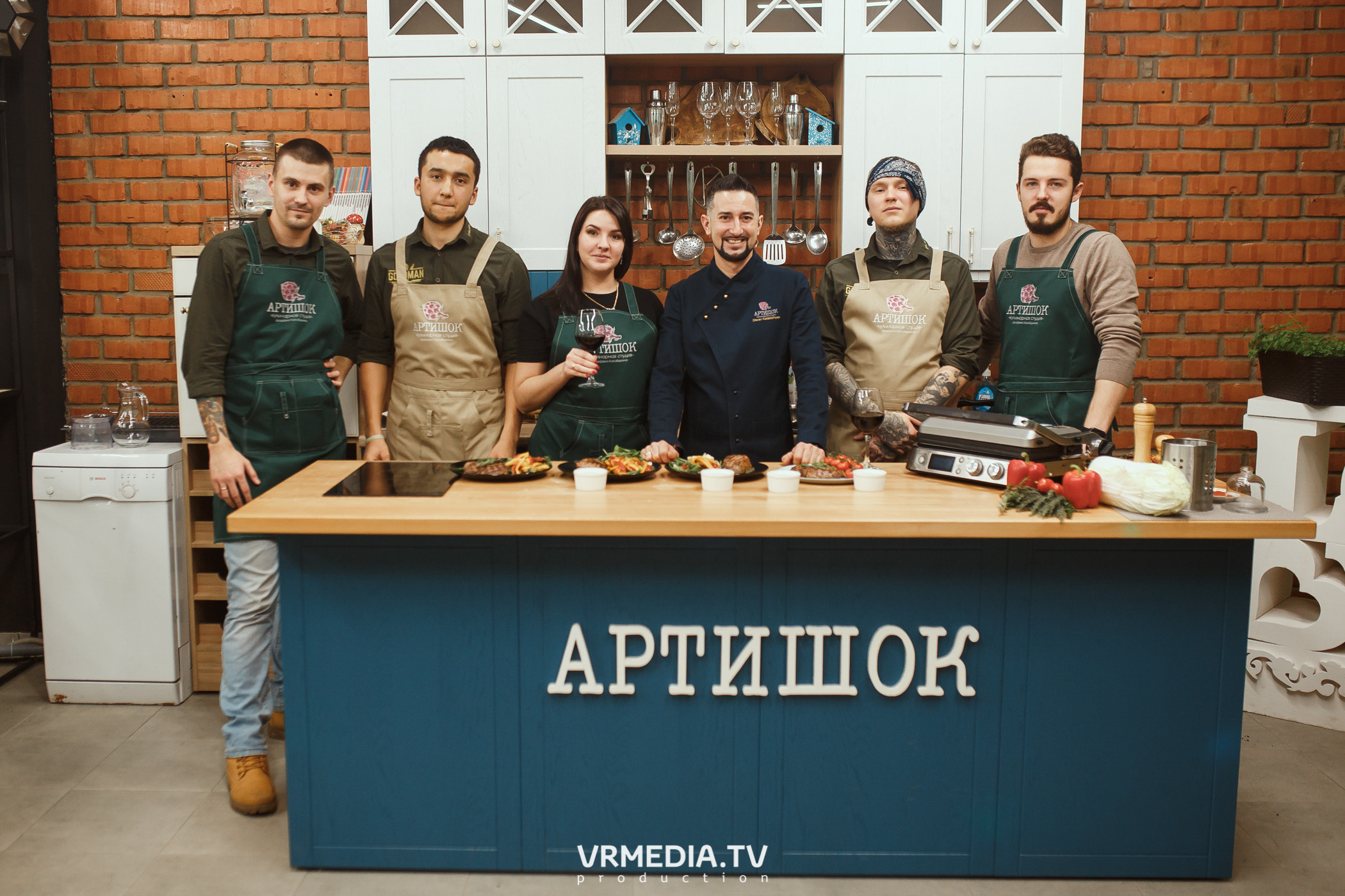 Кулинарная студия «Артишок». Битва столов: Барберы GoodMan — жарят мяс