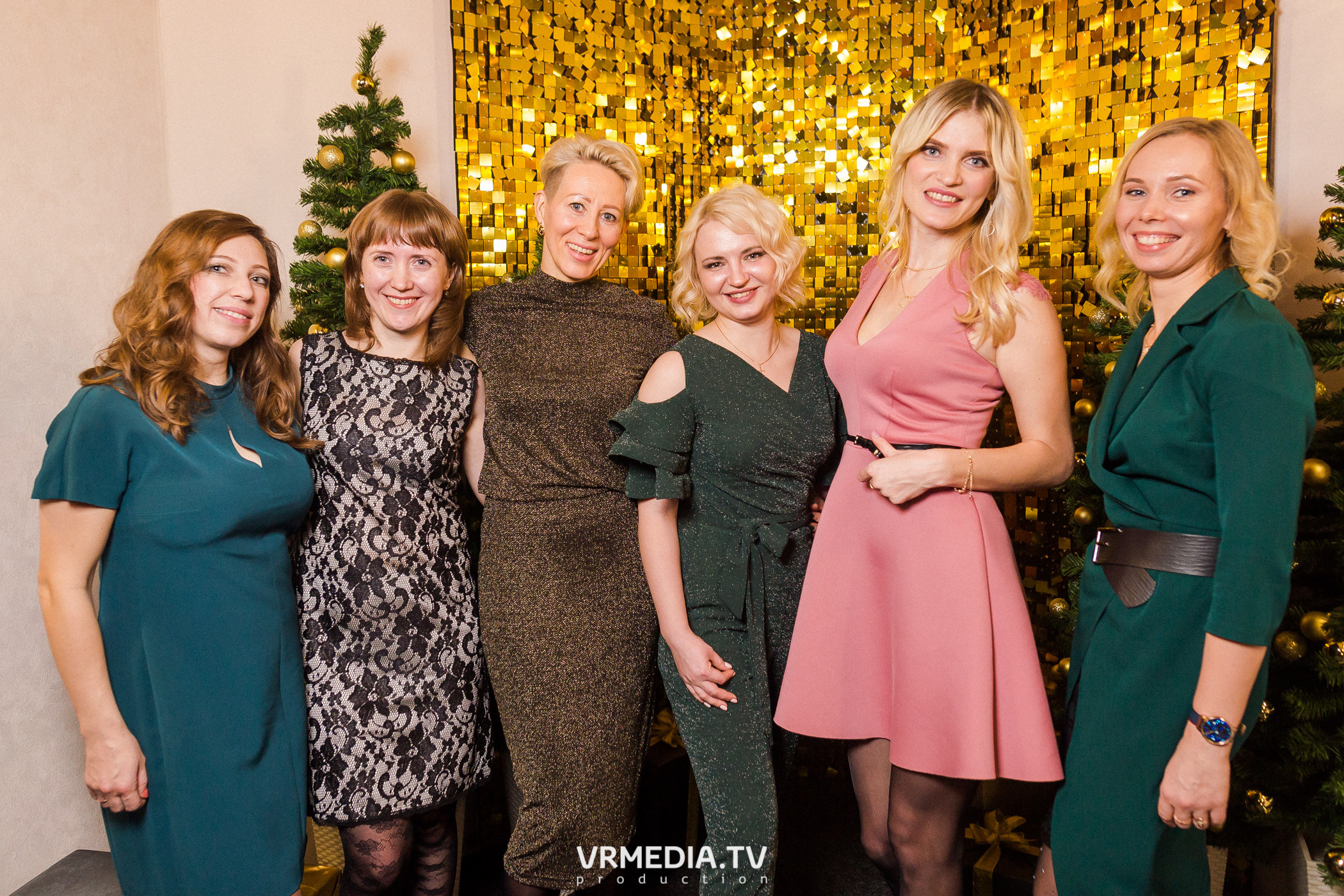 Новогодние корпоративы в караоке «Mimo Not»