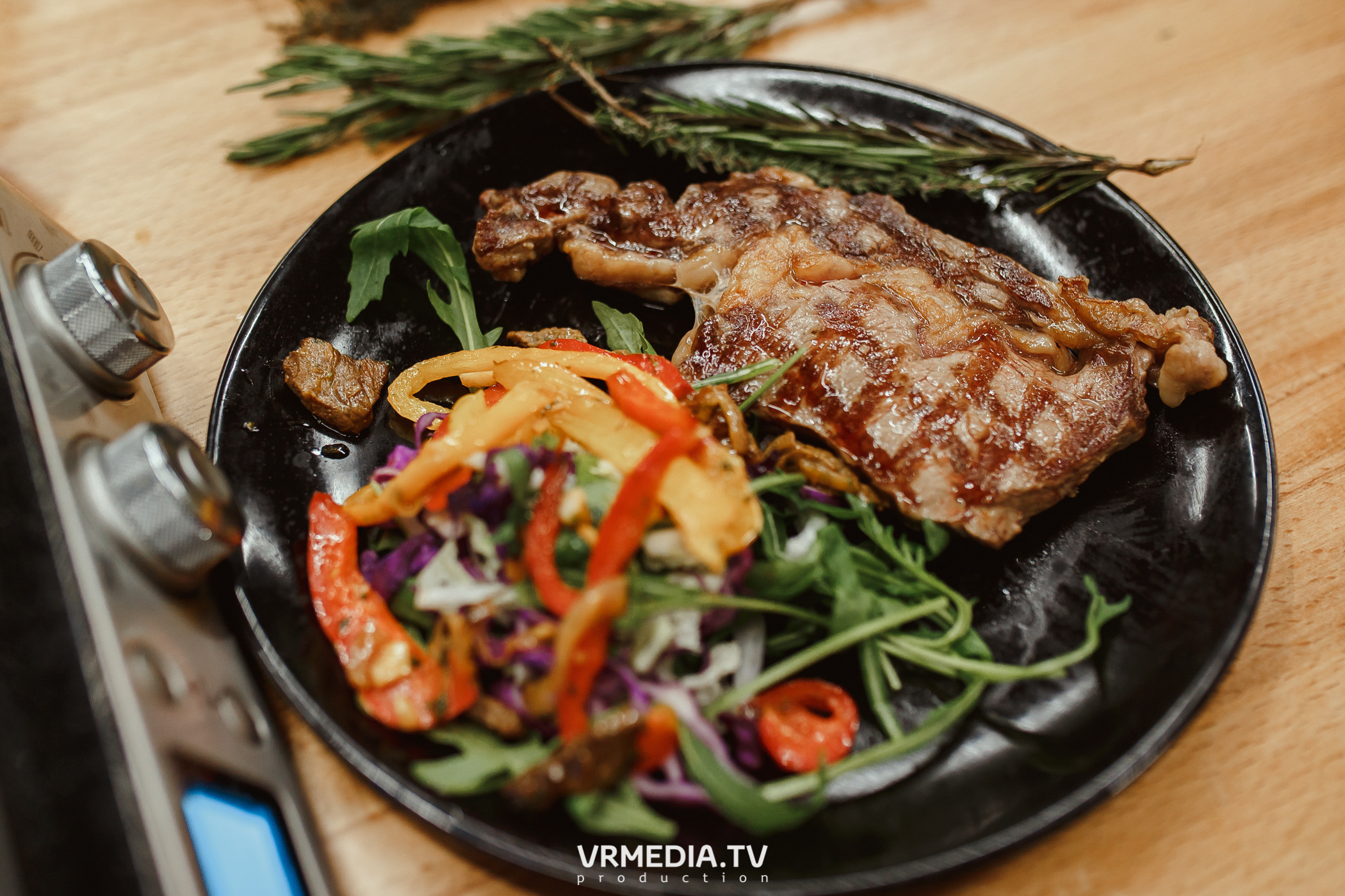 Кулинарная студия «Артишок». Битва столов: Барберы GoodMan — жарят мяс