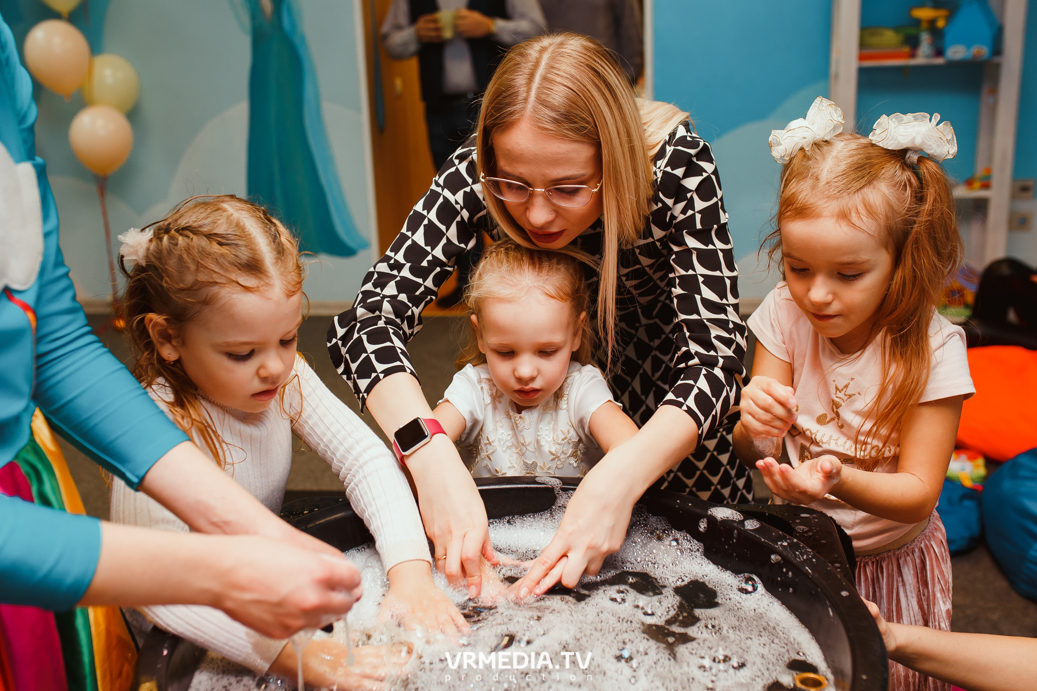 День рождения в «АкунаМатата»