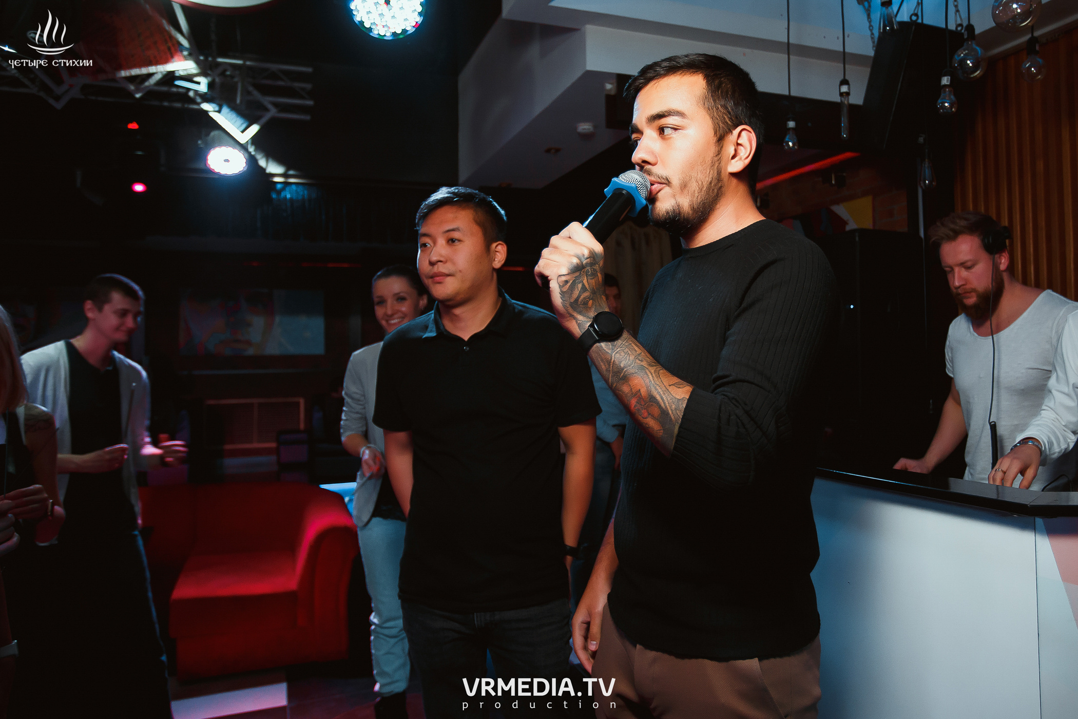 Стихийный HAPPY BIRTHDAY в караоке-баре «Четыре стихии»