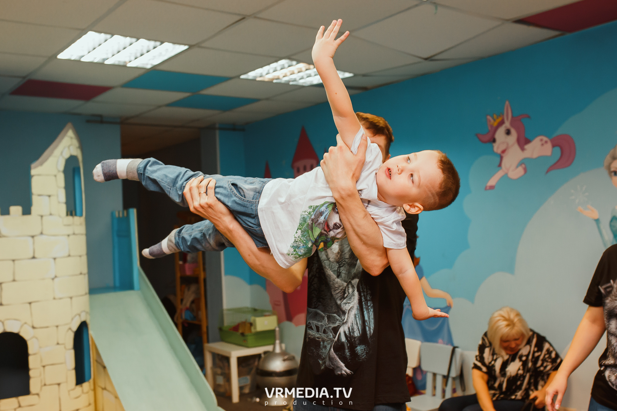 День рождения в «АкунаМатата»