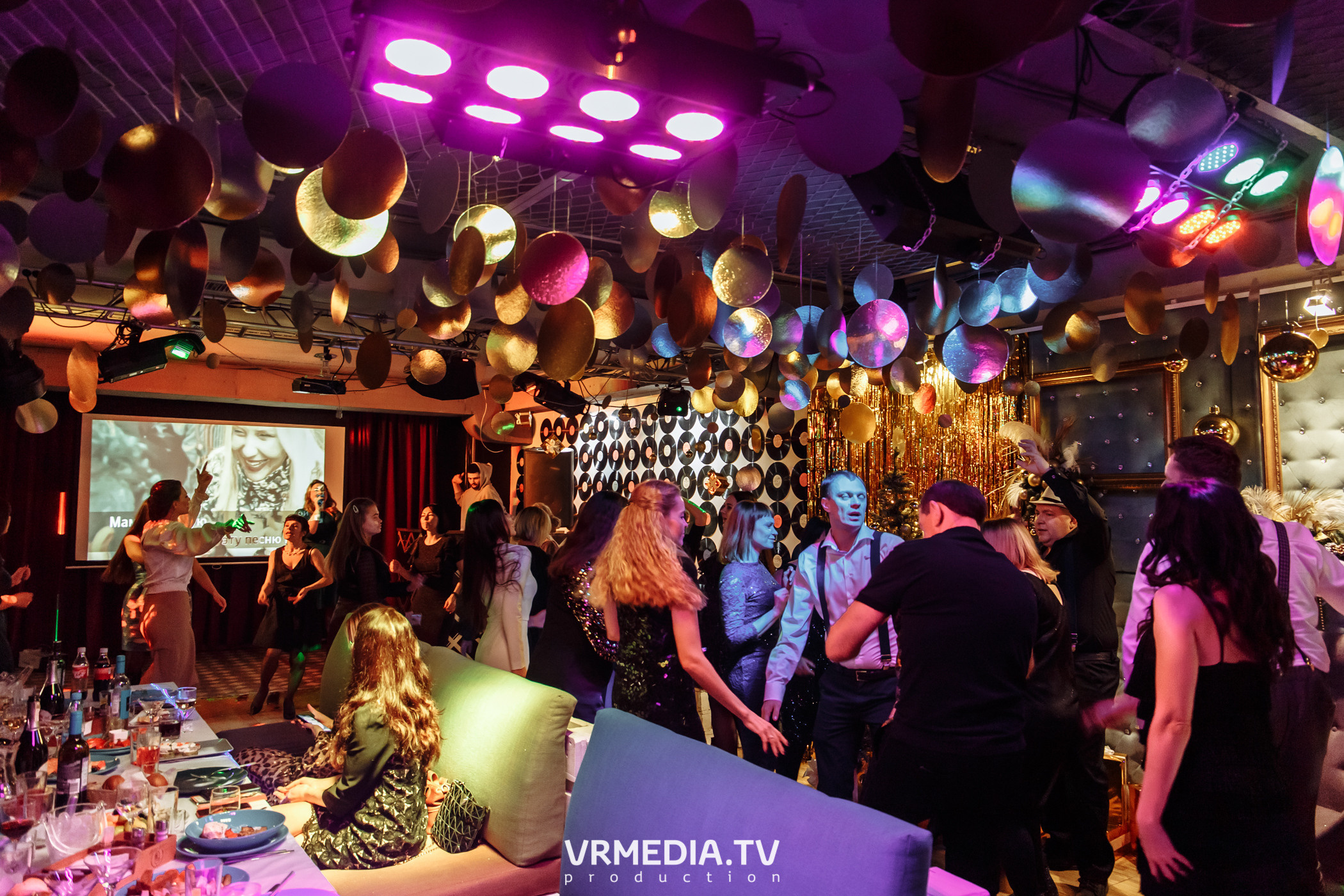 Новогодние корпоративы в караоке «Mimo Not»