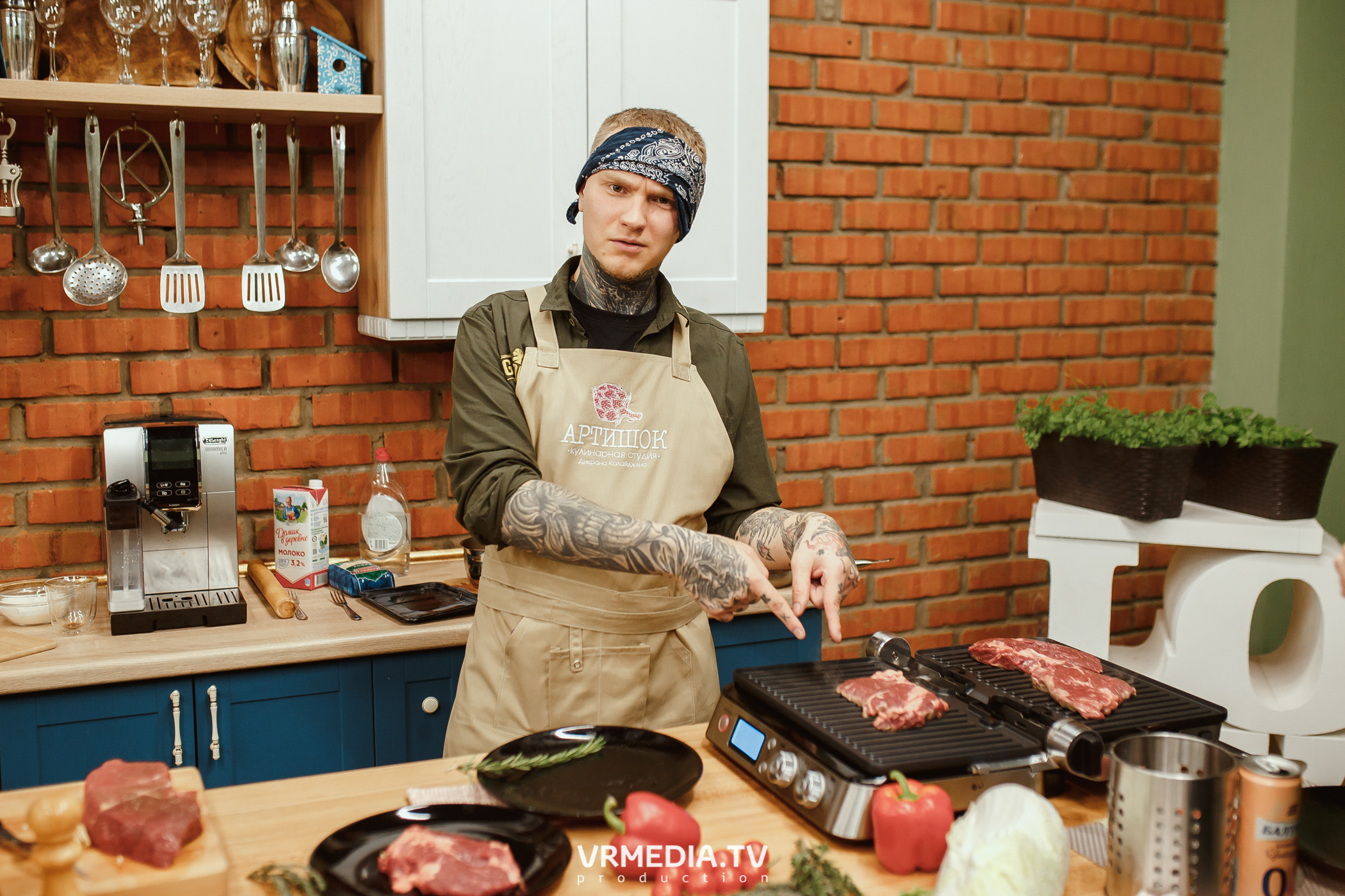 Кулинарная студия «Артишок». Битва столов: Барберы GoodMan — жарят мяс