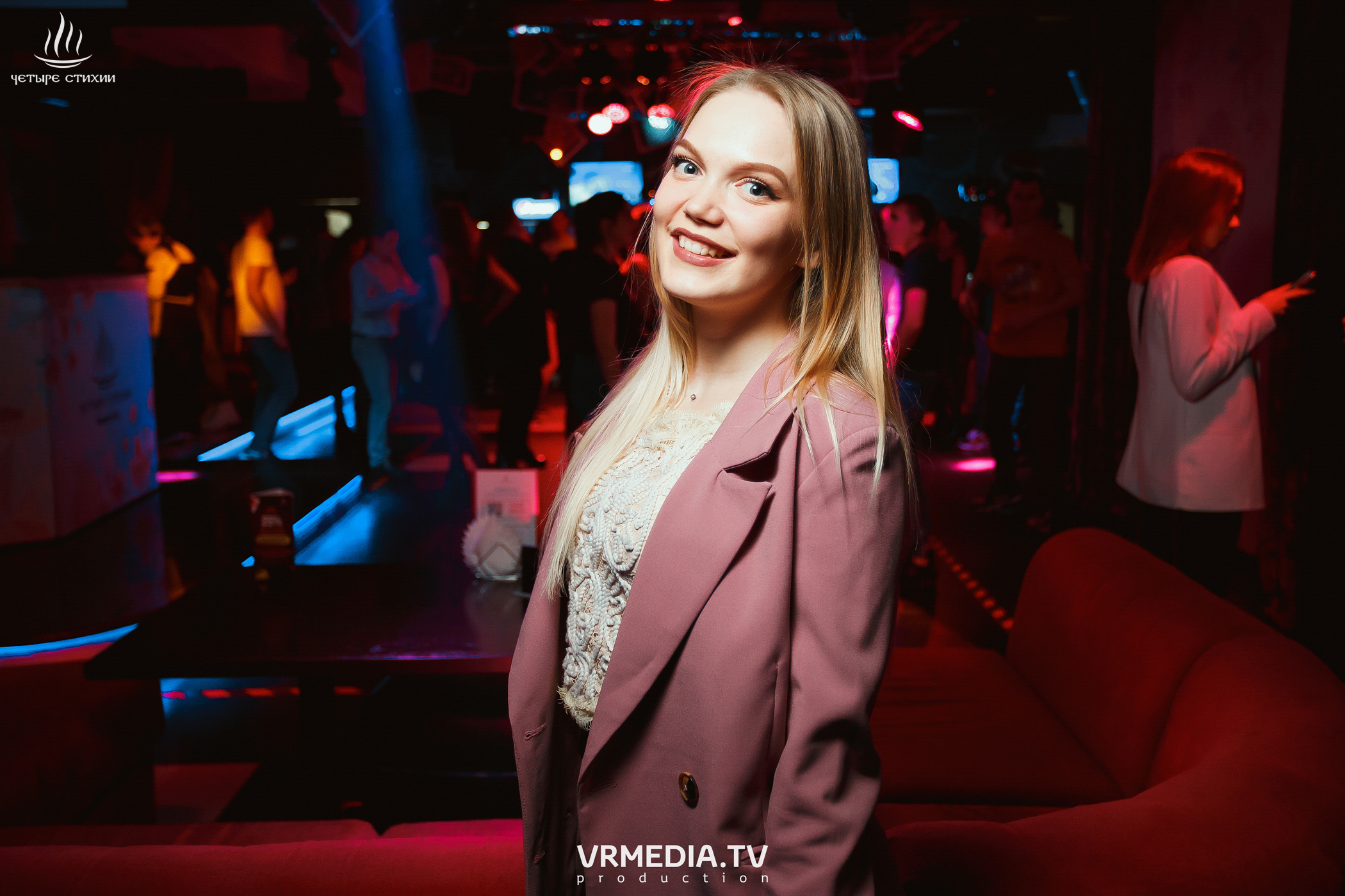 Стихийный HAPPY BIRTHDAY в караоке-баре «Четыре стихии»