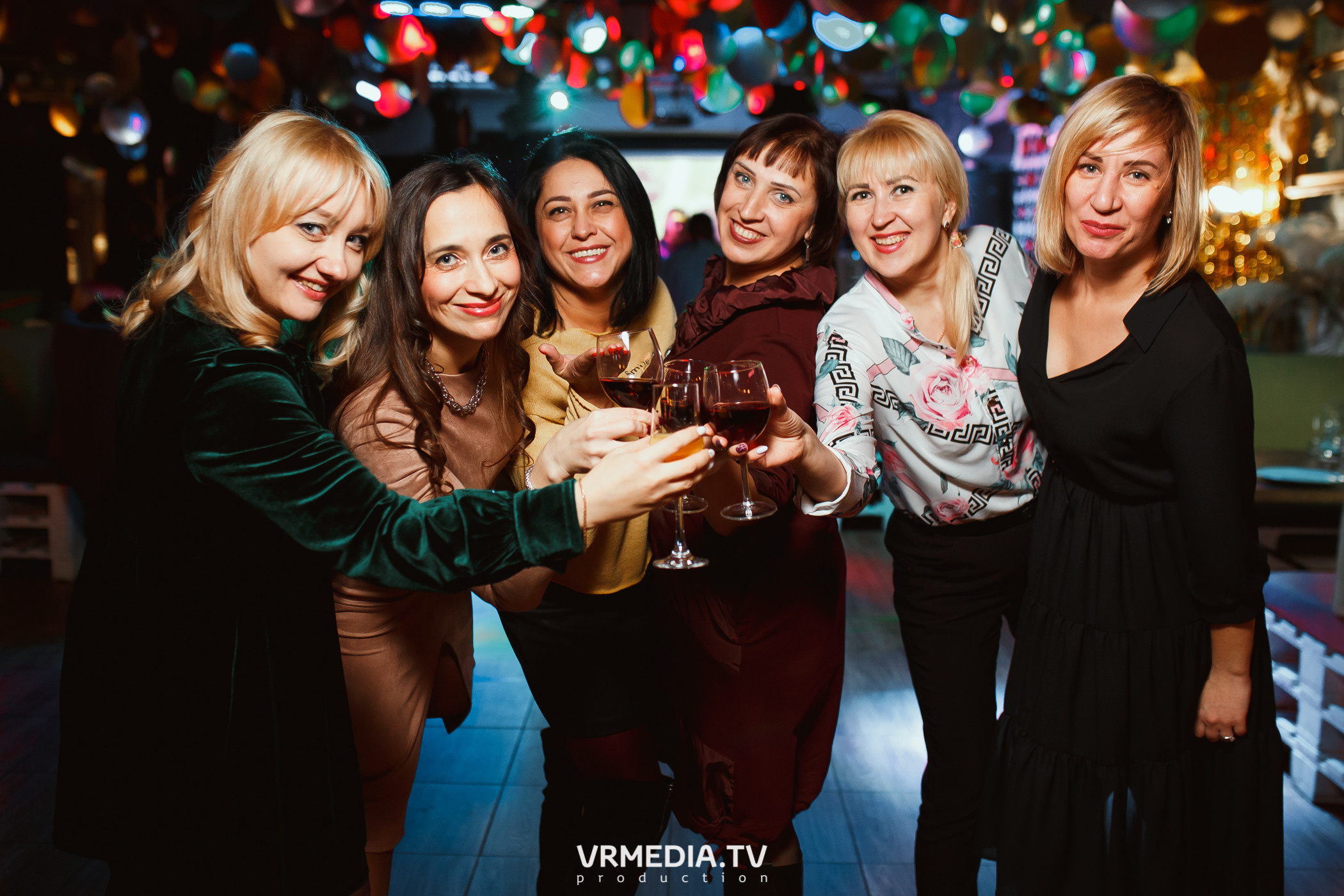 1 год караоке-ресторану «Мимо Нот»