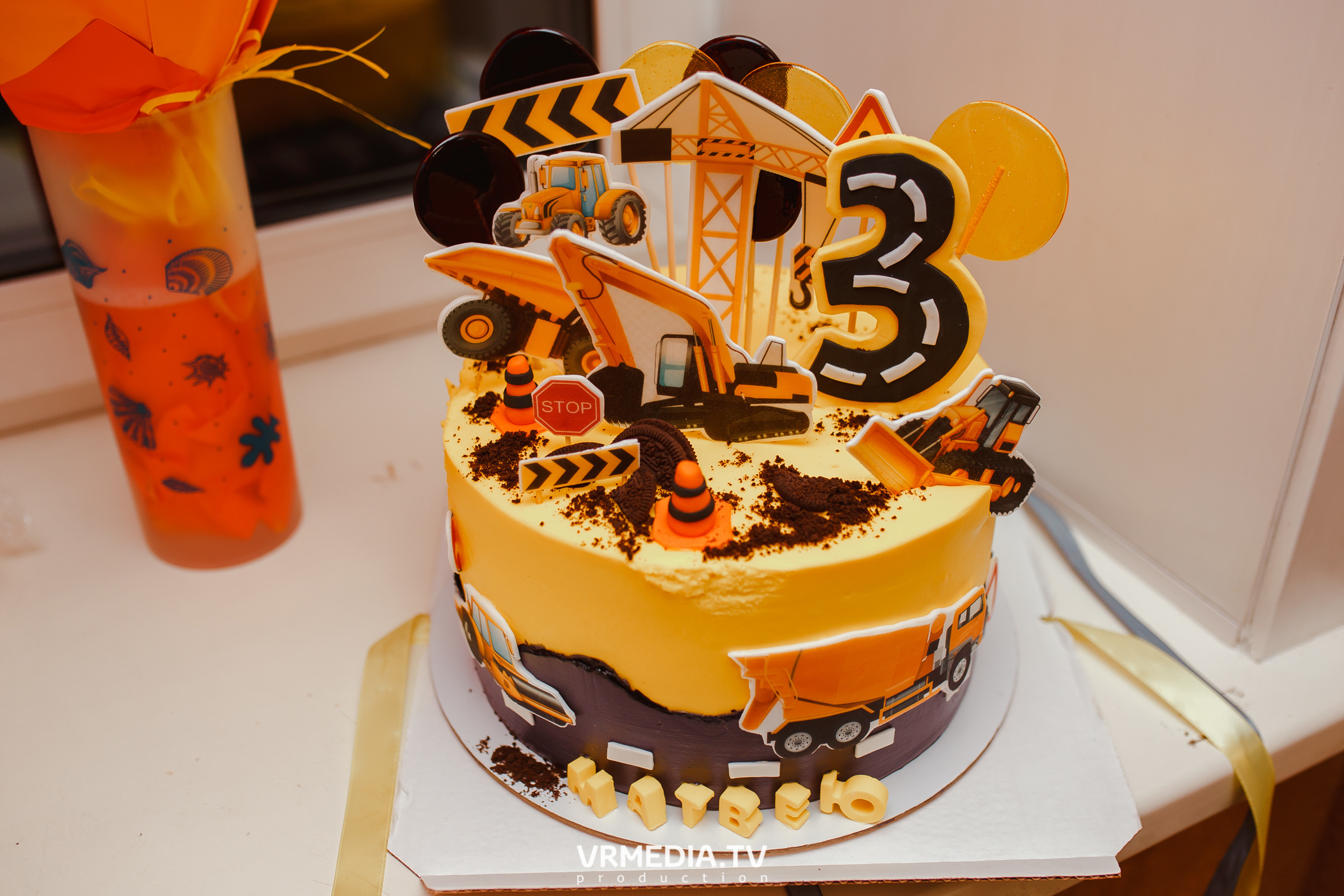 День рождения в «АкунаМатата»