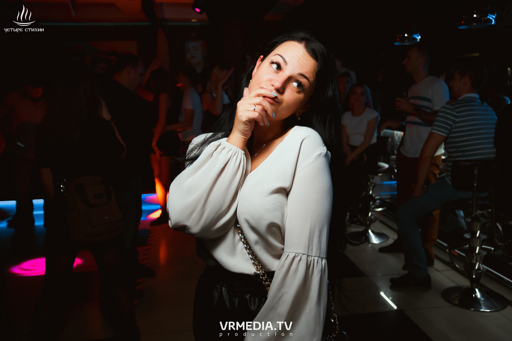 Стихийный HAPPY BIRTHDAY в караоке-баре «Четыре стихии»