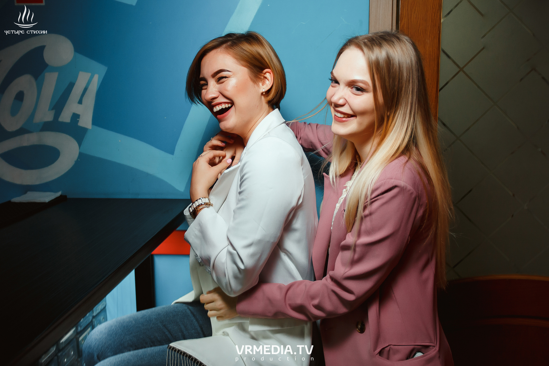 Стихийный HAPPY BIRTHDAY в караоке-баре «Четыре стихии»