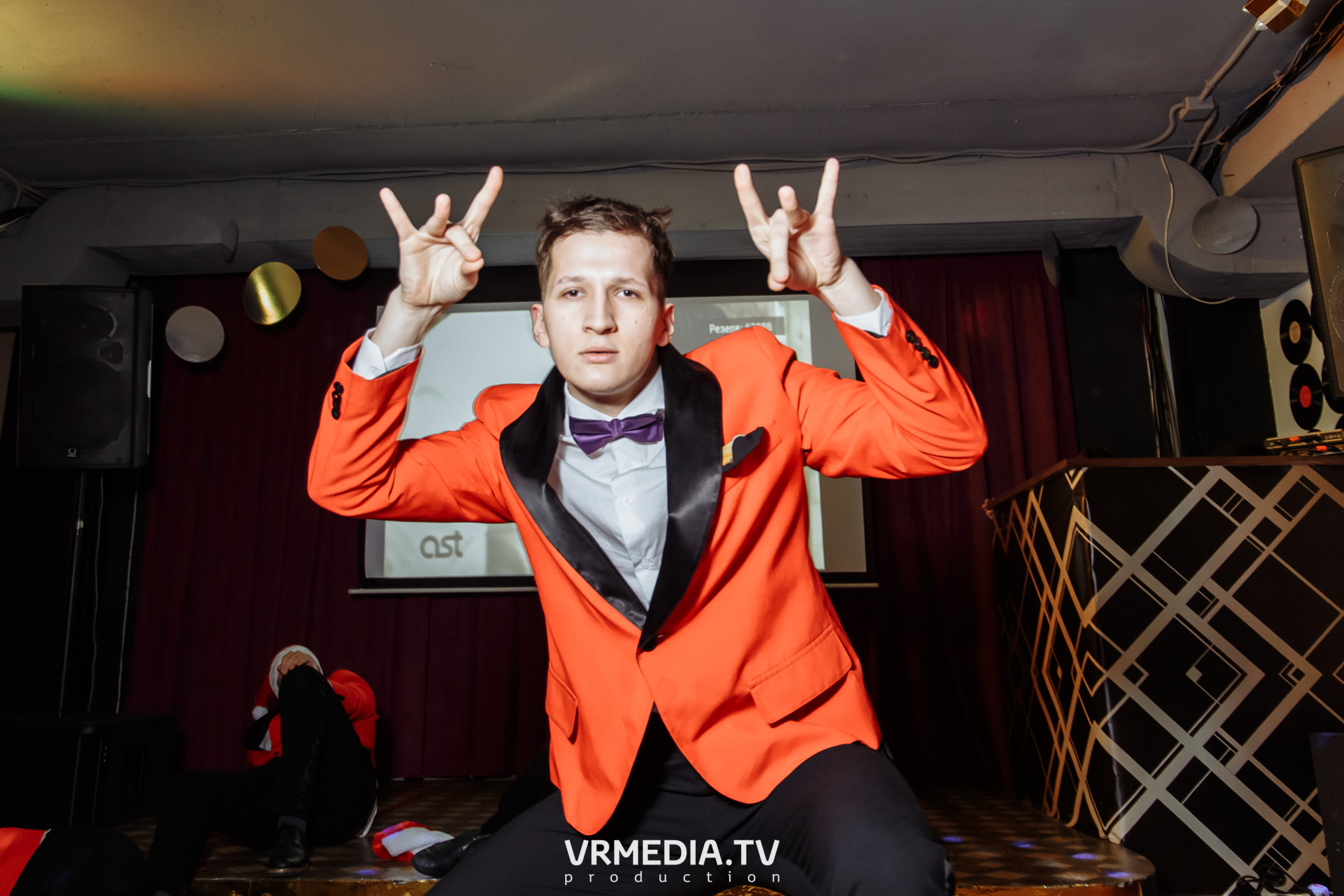 Новогодние корпоративы в караоке «Mimo Not»